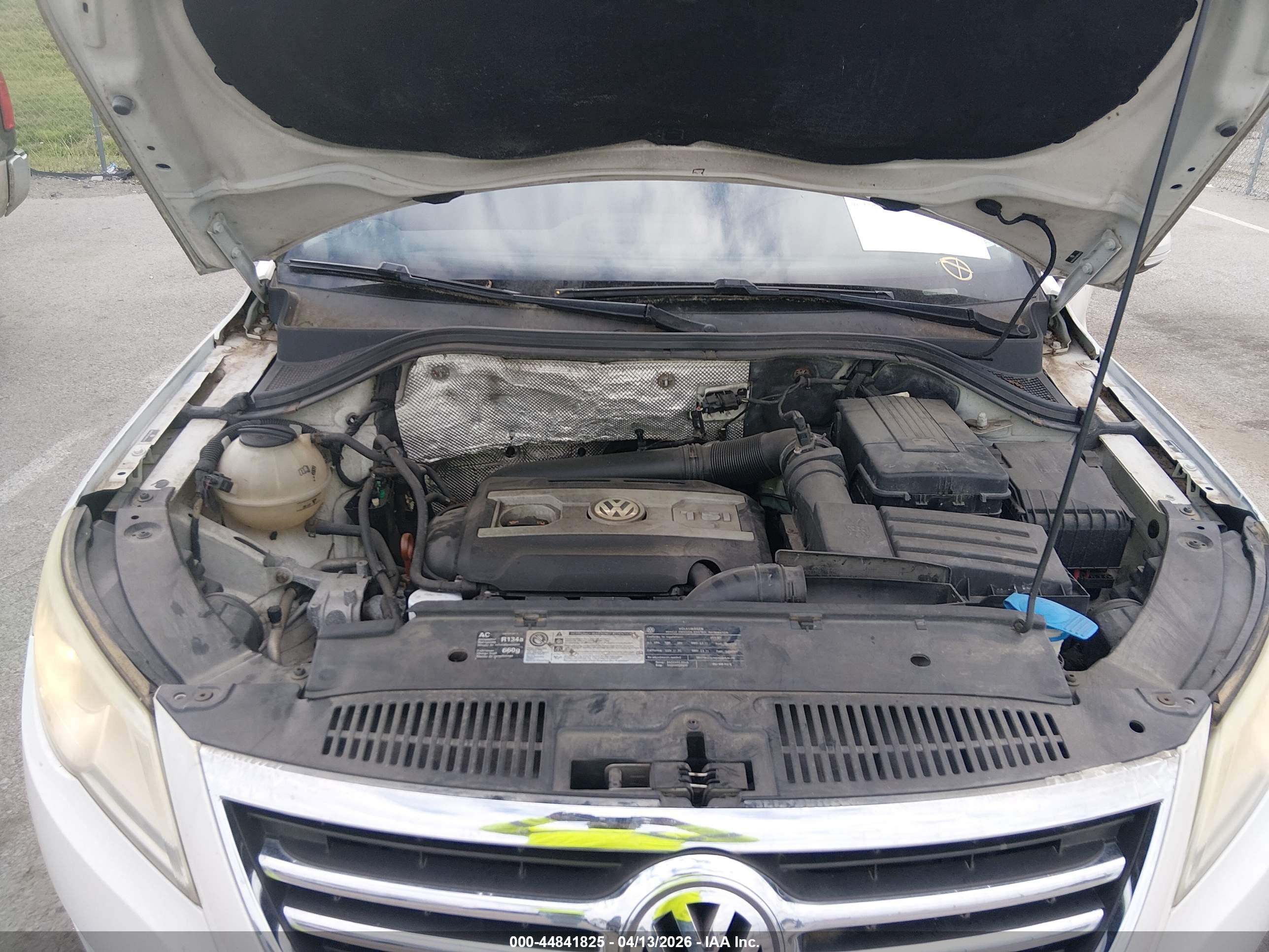 VOLKSWAGEN TIGUAN image 10