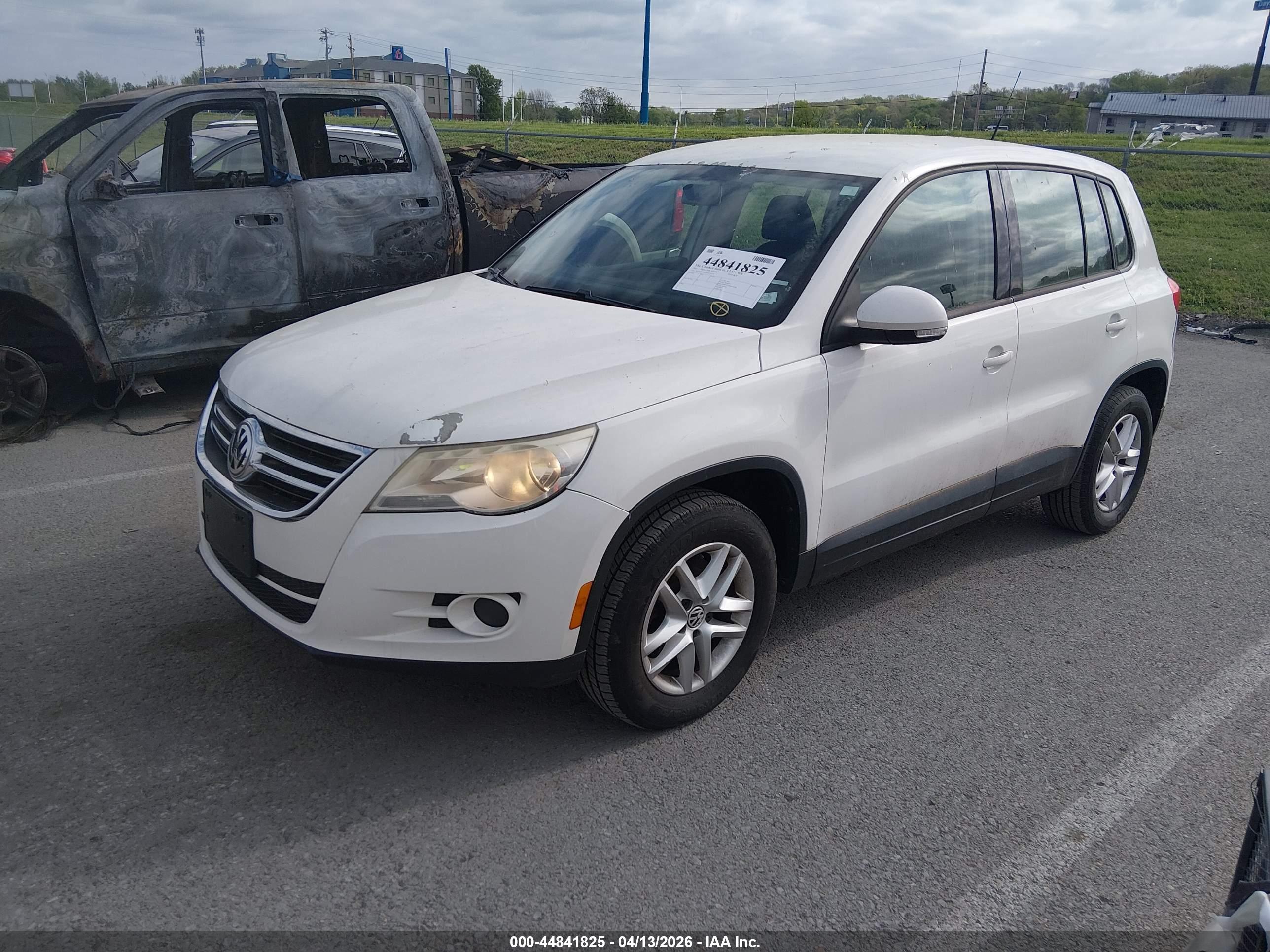 VOLKSWAGEN TIGUAN image 2