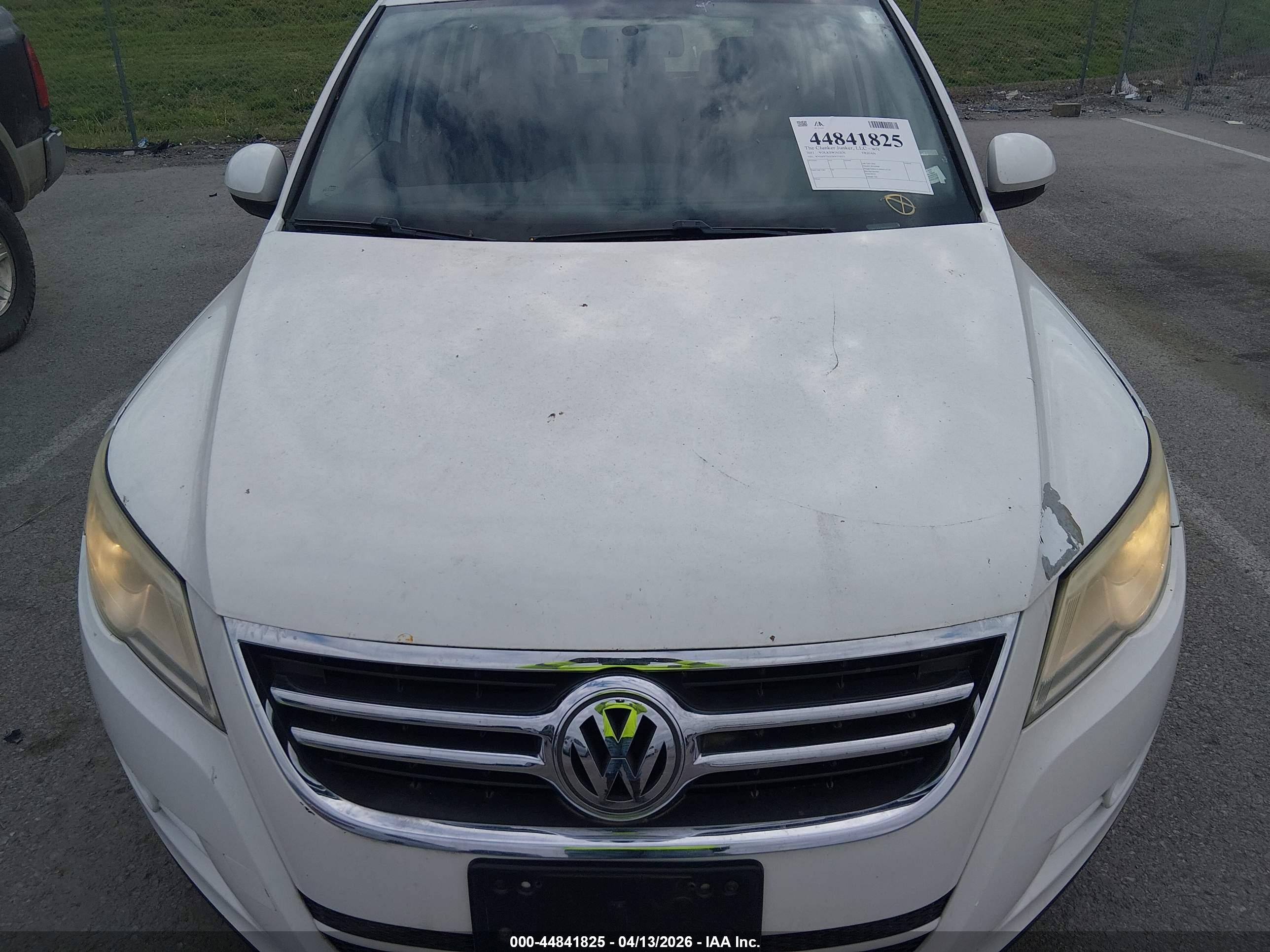 VOLKSWAGEN TIGUAN image 6