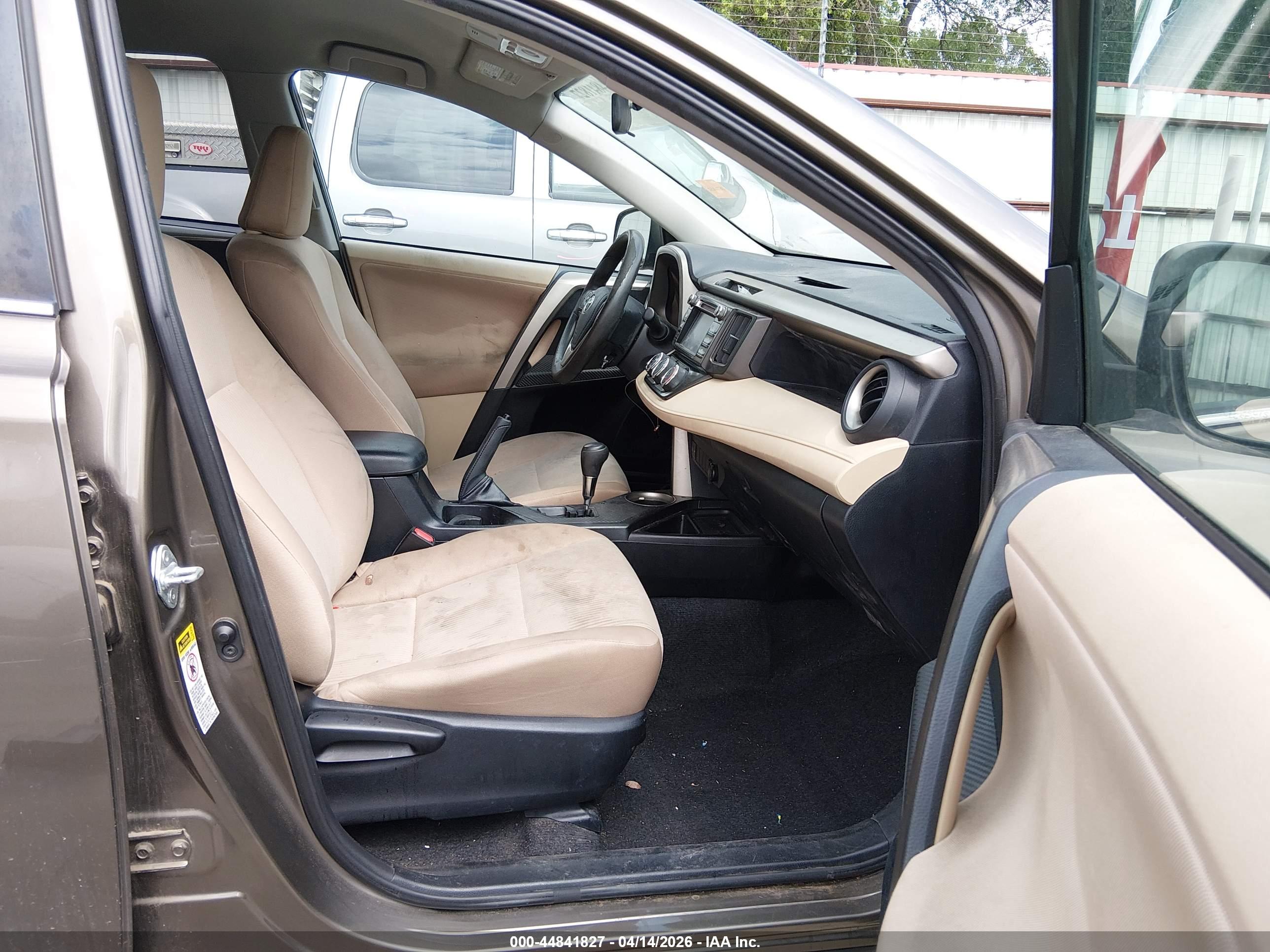 TOYOTA RAV4 image 5