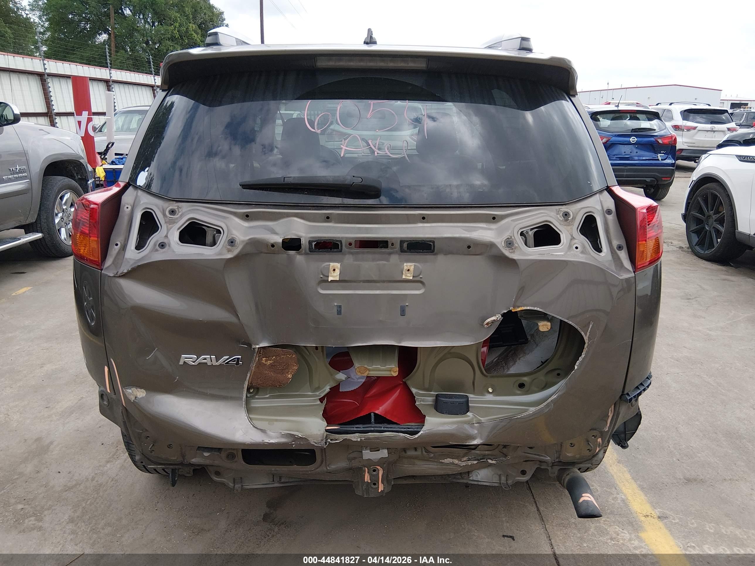 TOYOTA RAV4 image 6