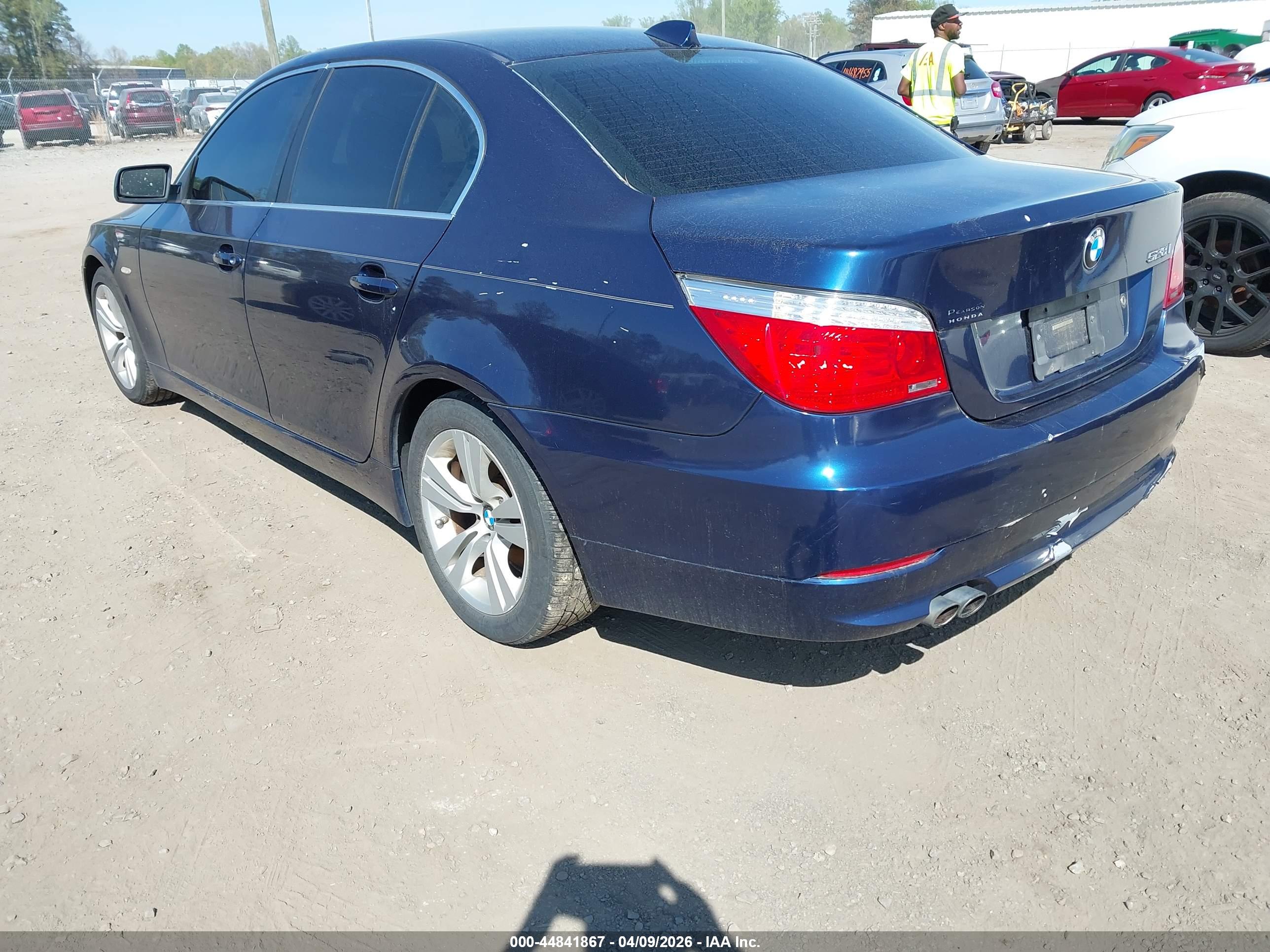 BMW 528I image 3