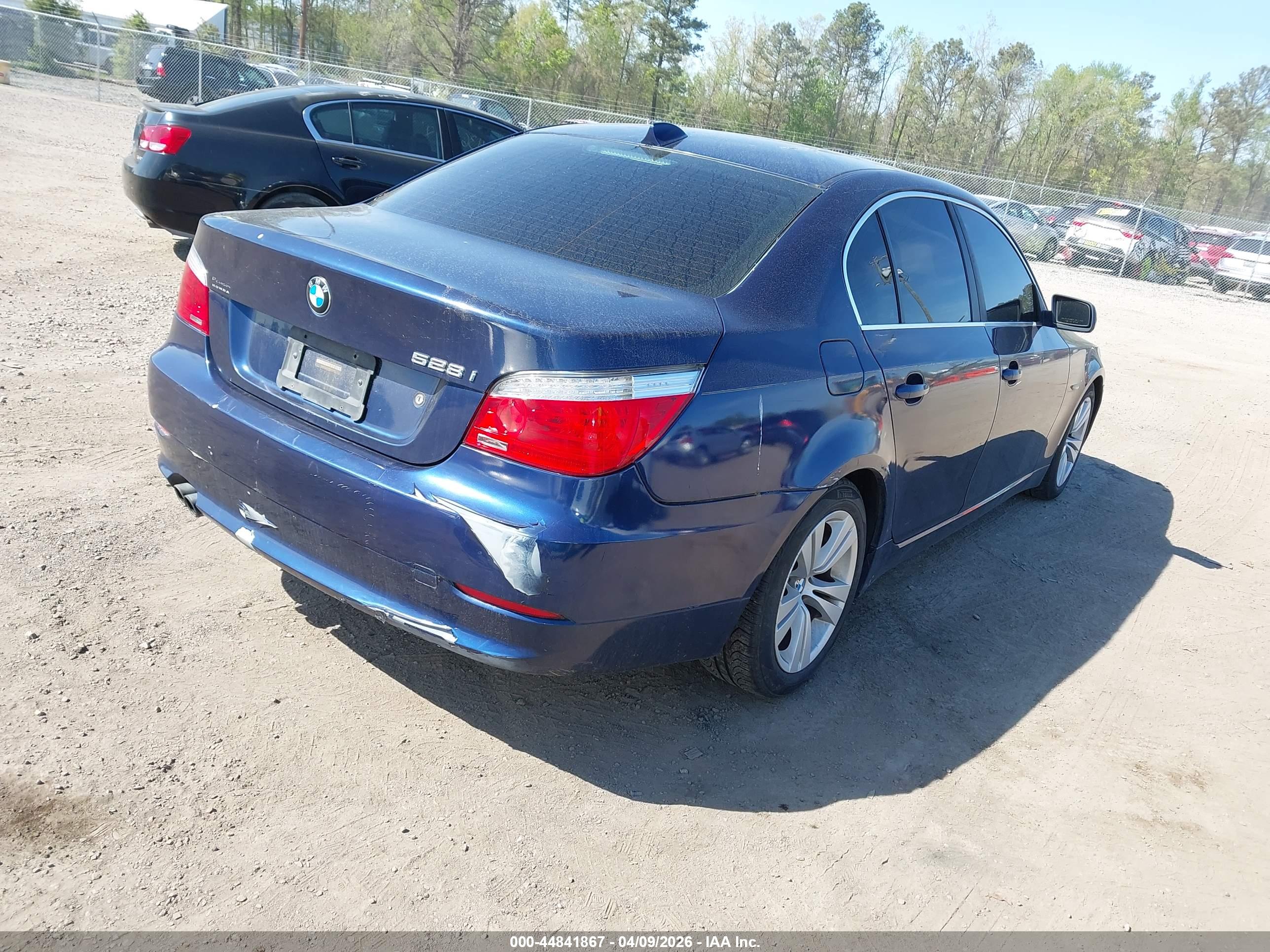 BMW 528I image 4