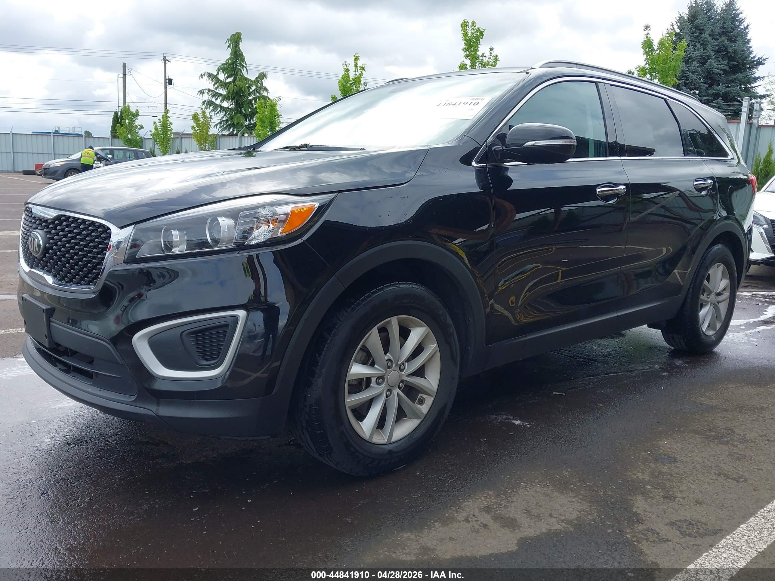 KIA SORENTO image 2