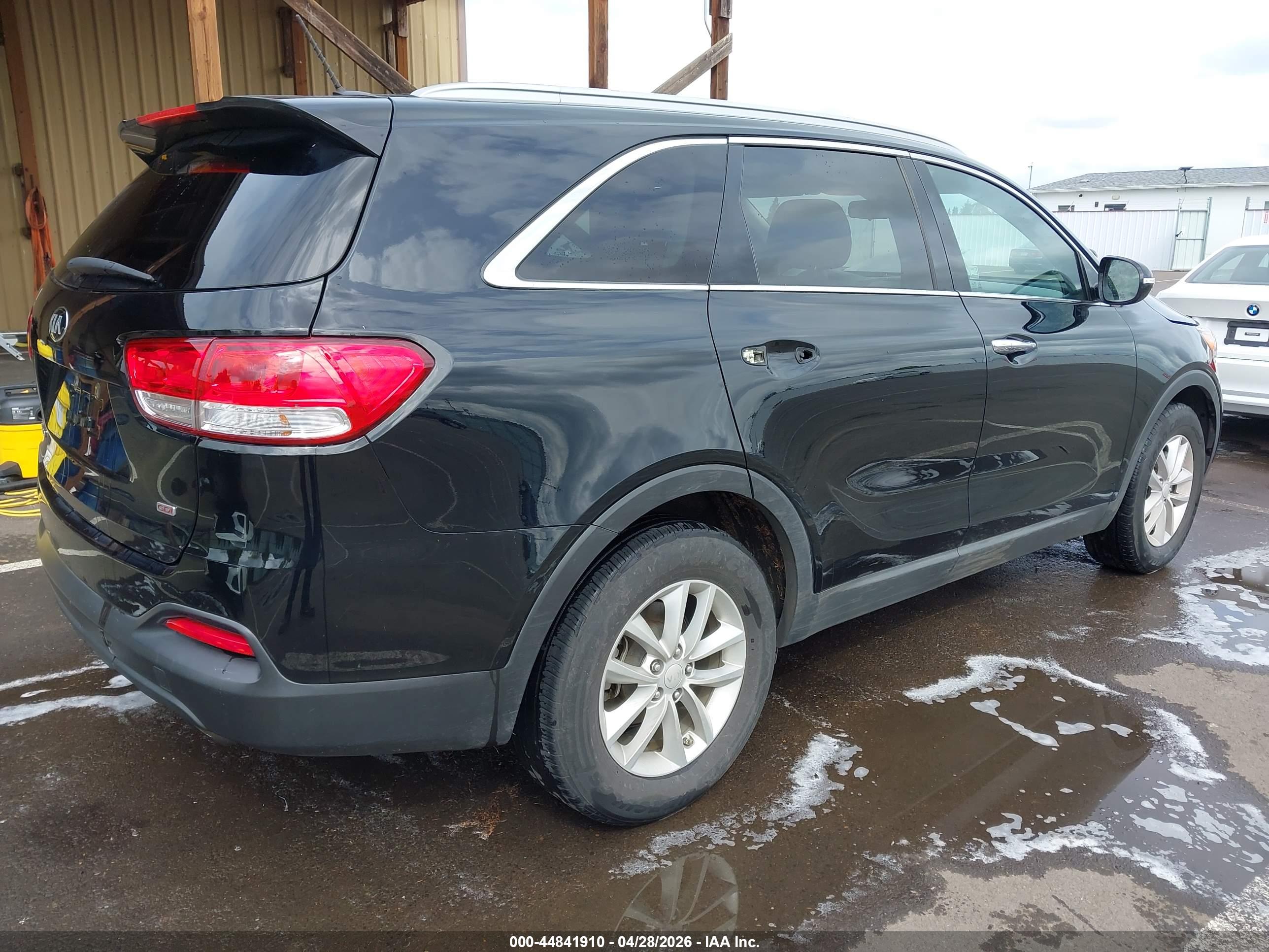 KIA SORENTO image 4