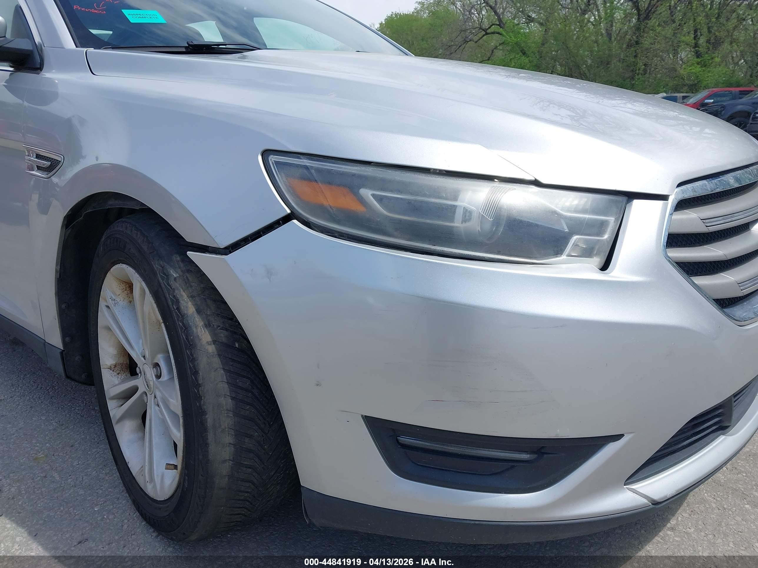 FORD TAURUS image 6