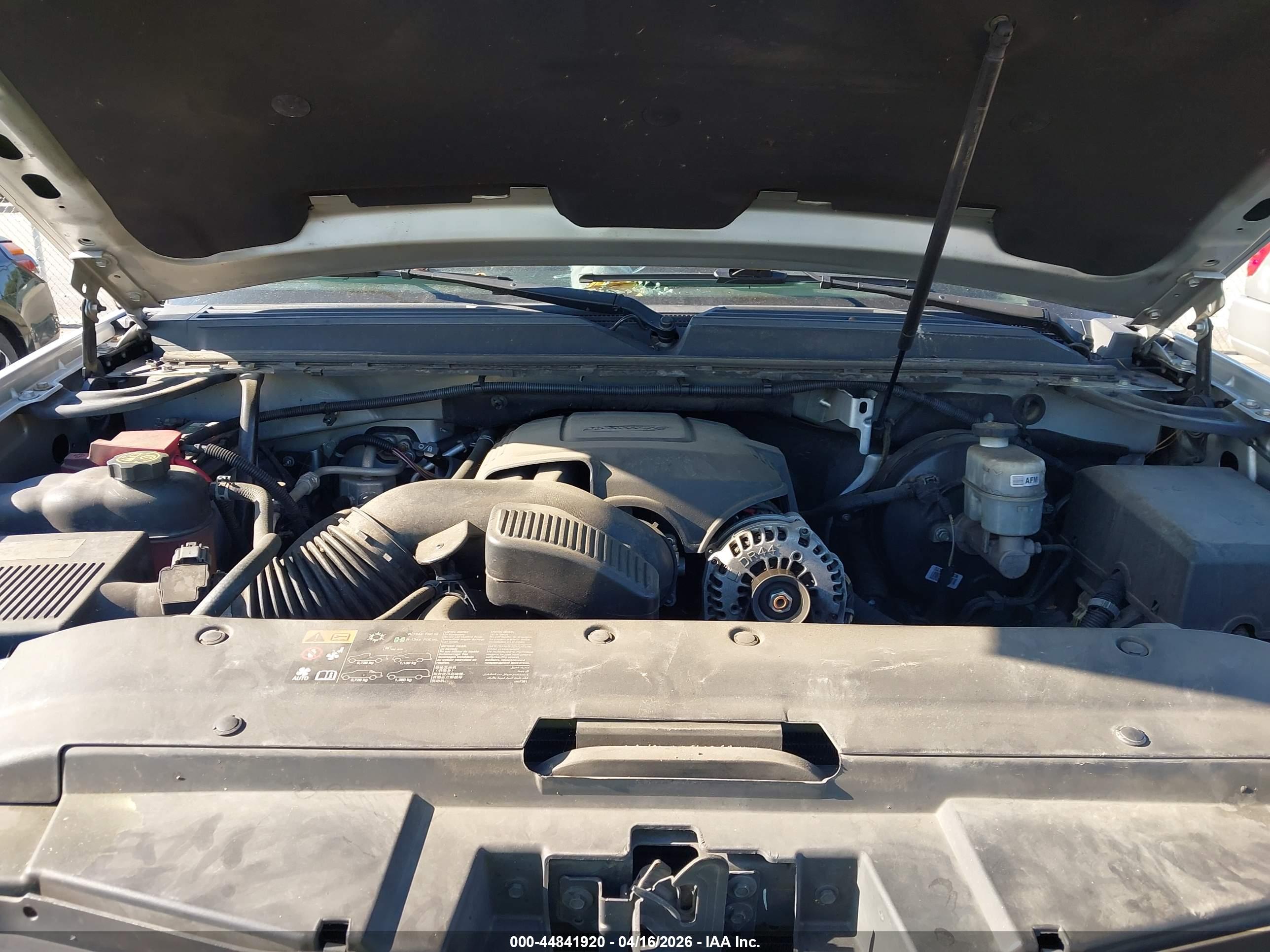 CHEVROLET SUBURBAN image 10
