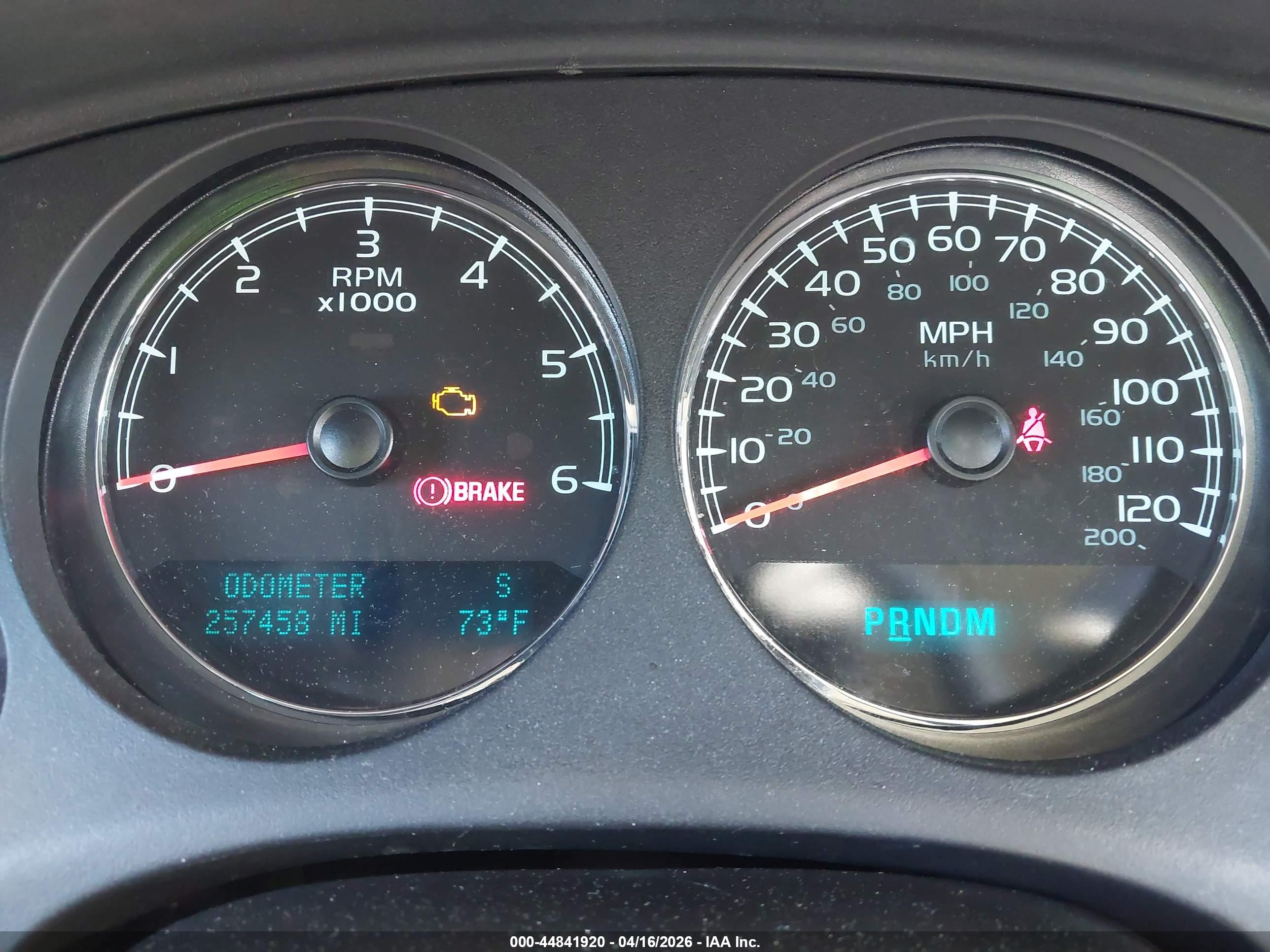 CHEVROLET SUBURBAN image 7