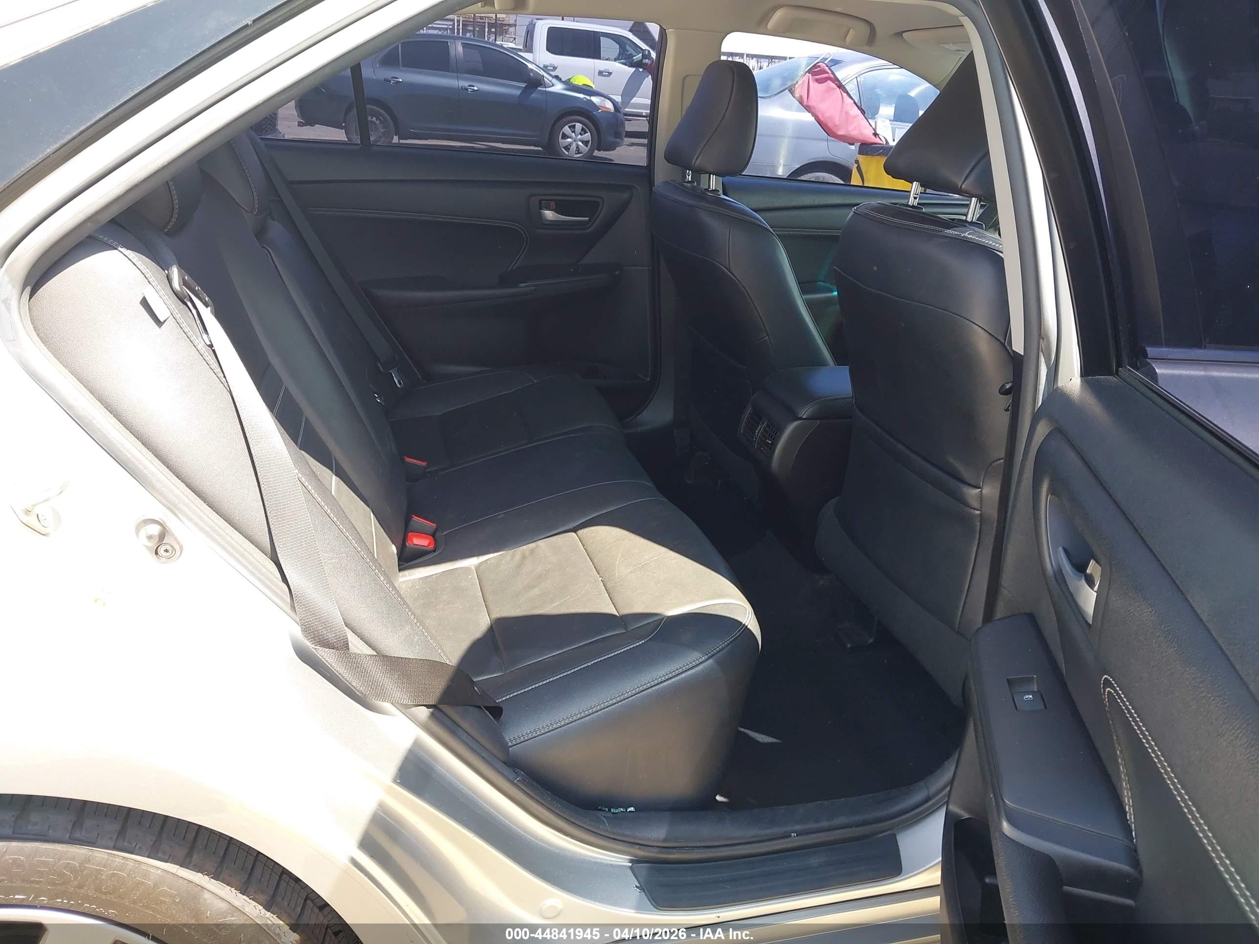TOYOTA CAMRY image 8