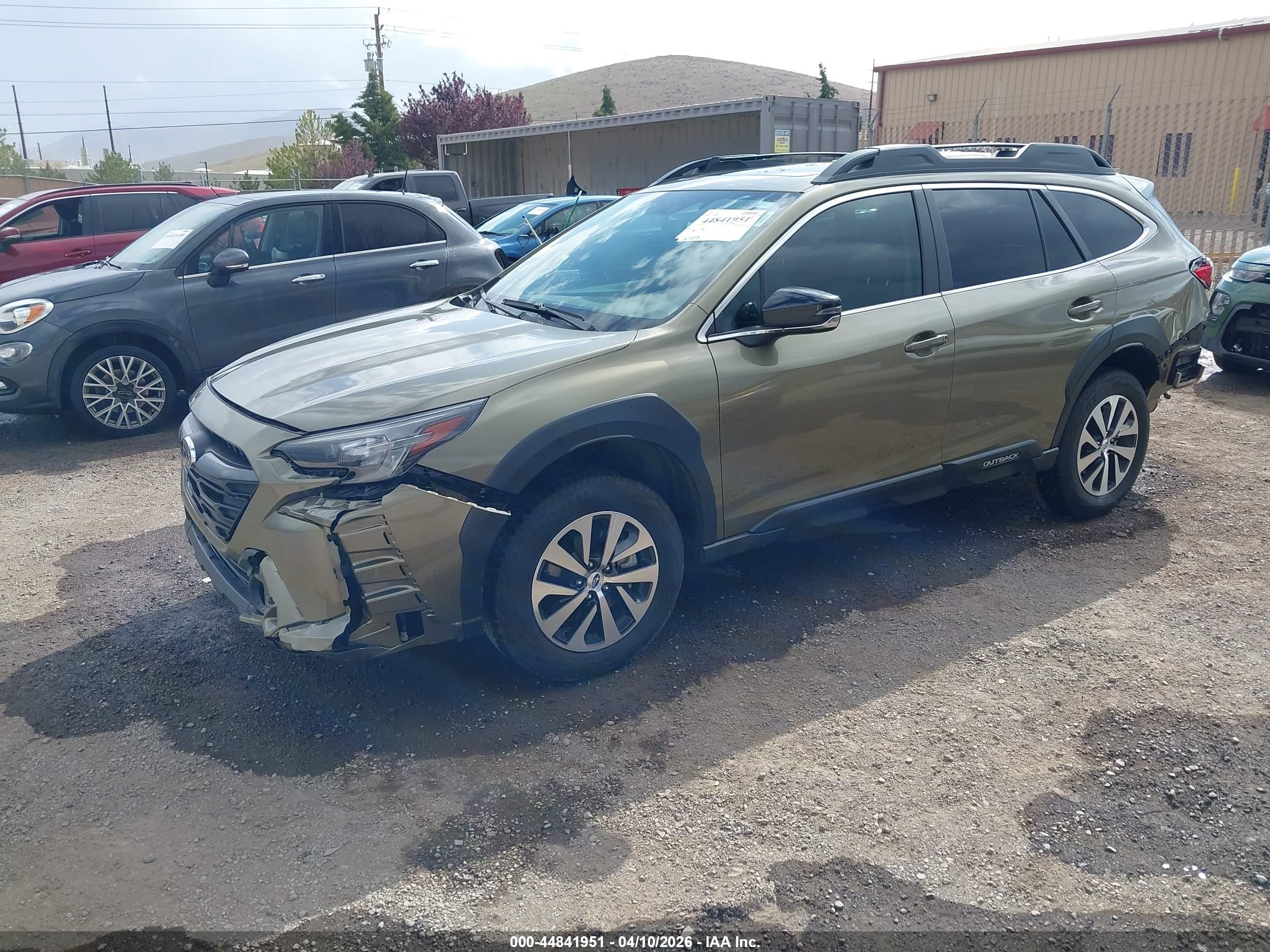 SUBARU OUTBACK image 2