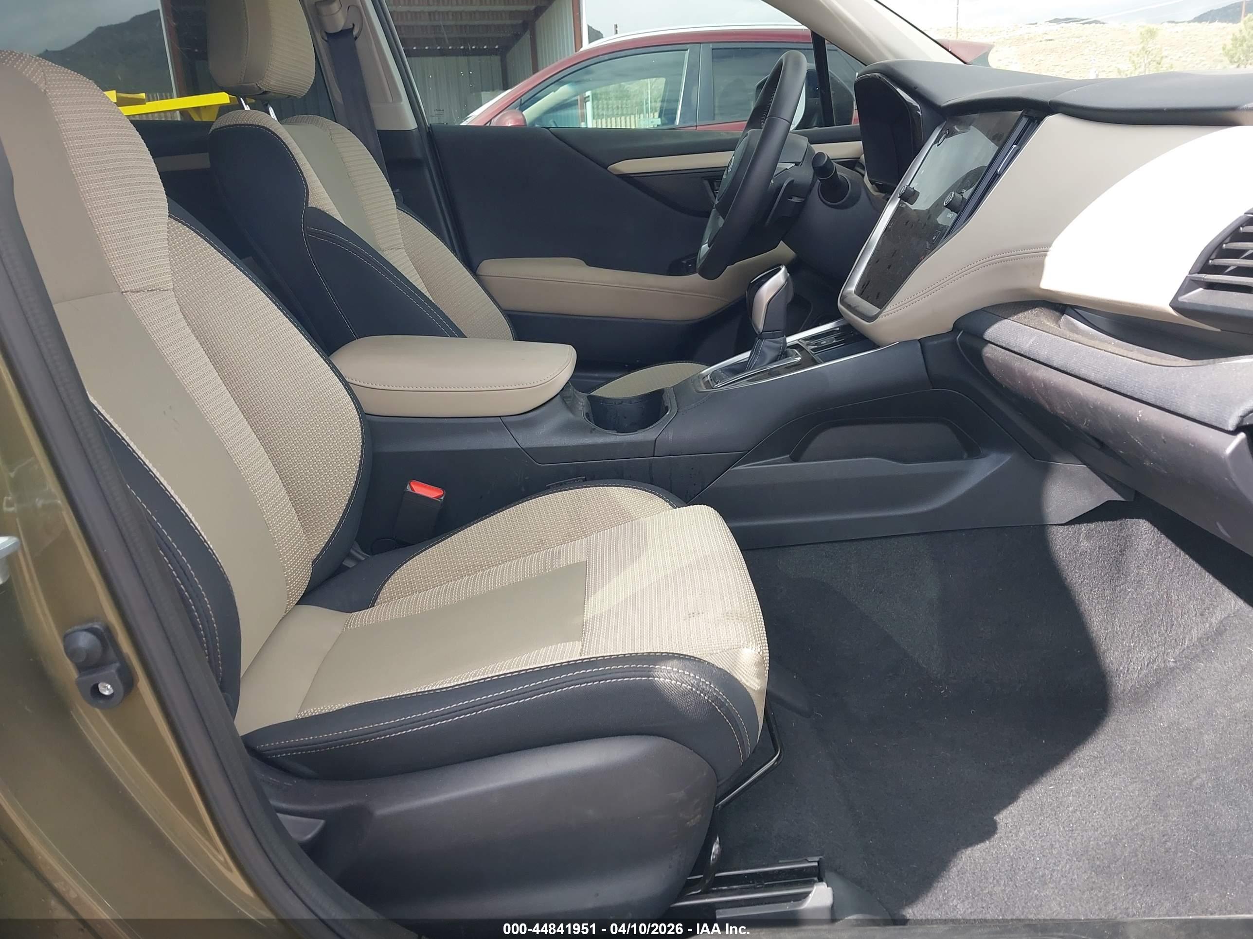 SUBARU OUTBACK image 5