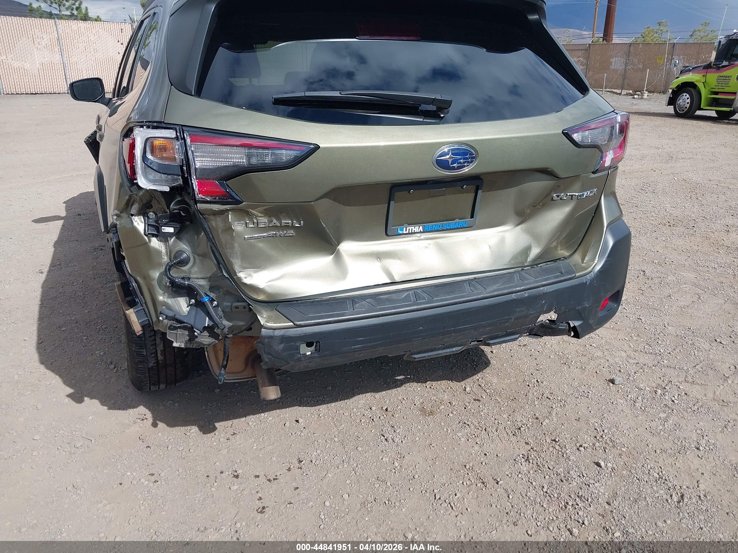 SUBARU OUTBACK image 6