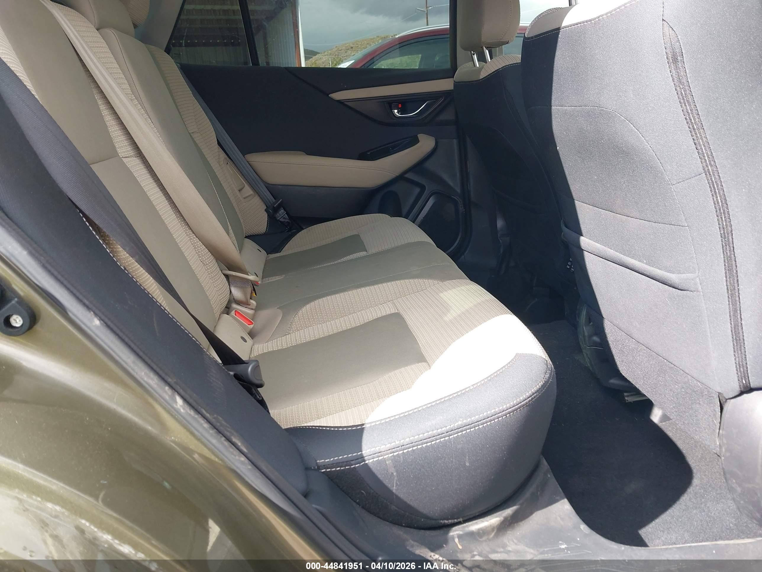 SUBARU OUTBACK image 8