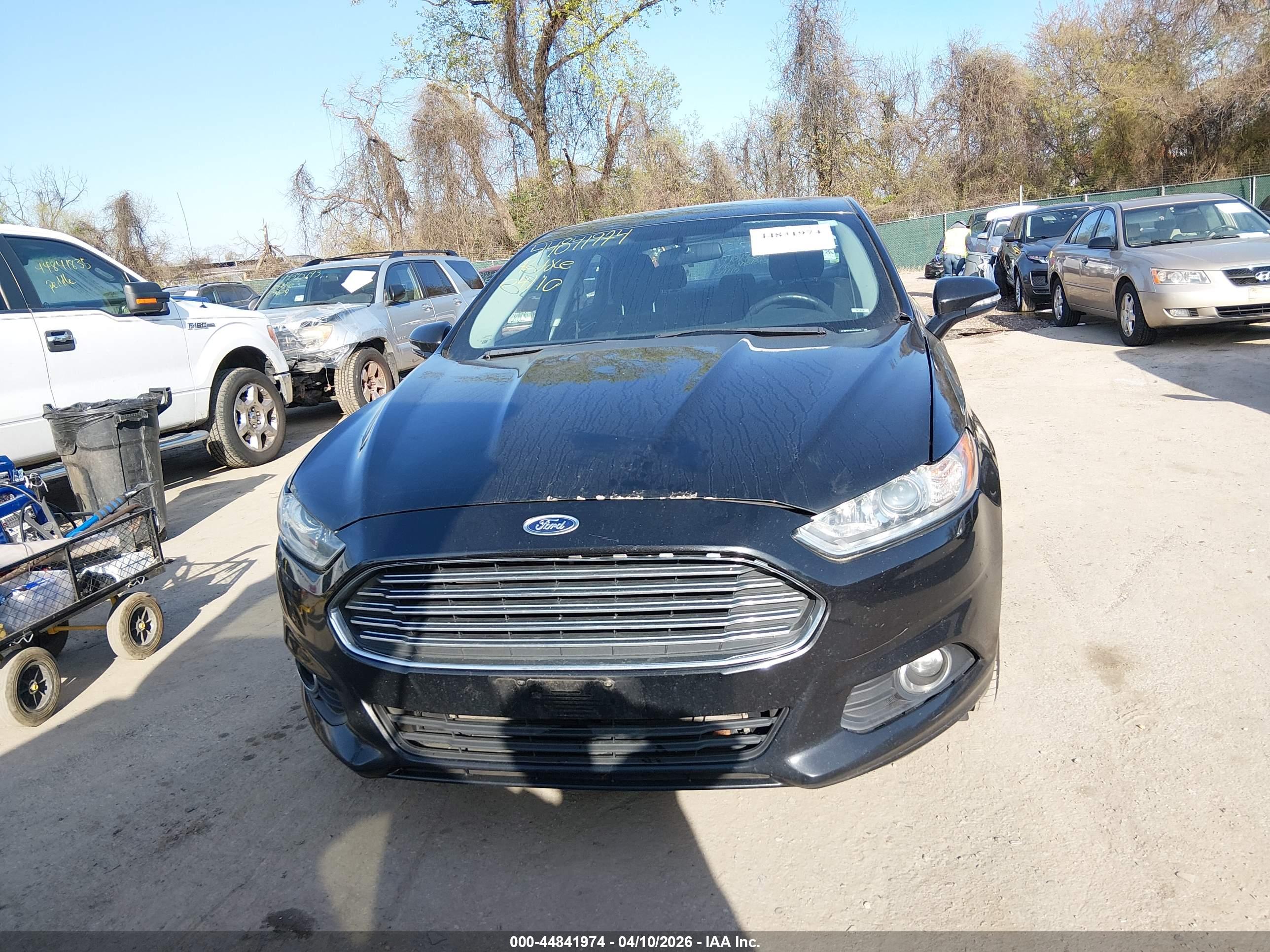 FORD FUSION image 6
