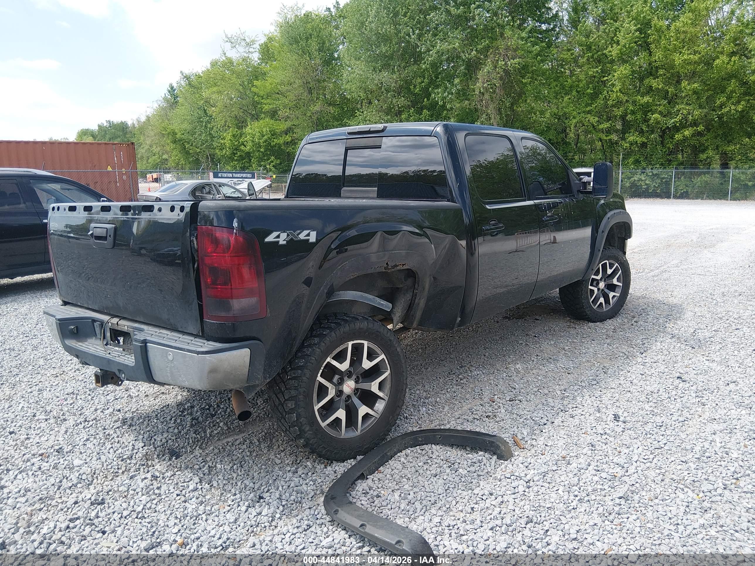 GMC SIERRA image 4