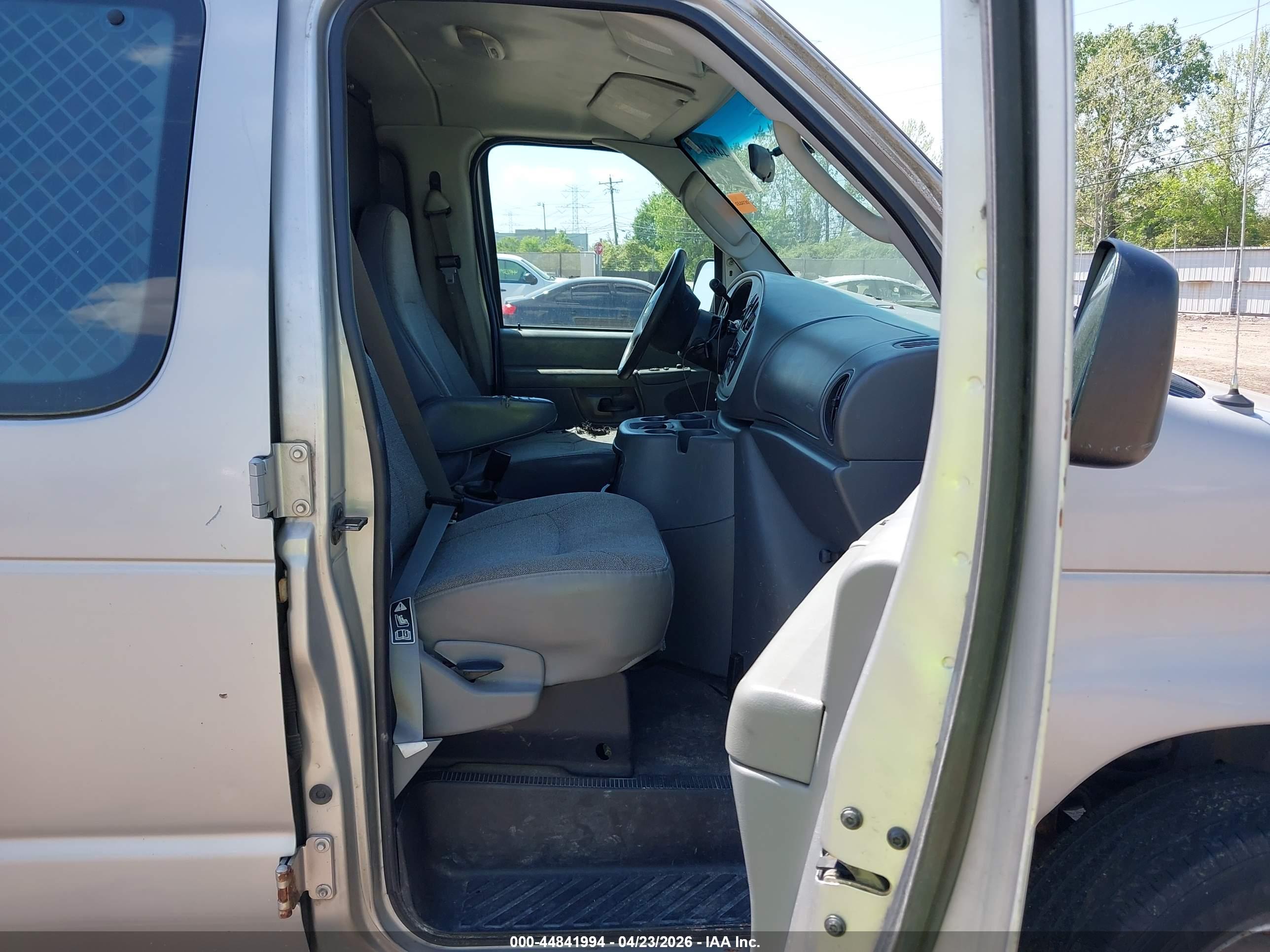 FORD E-350 image 5