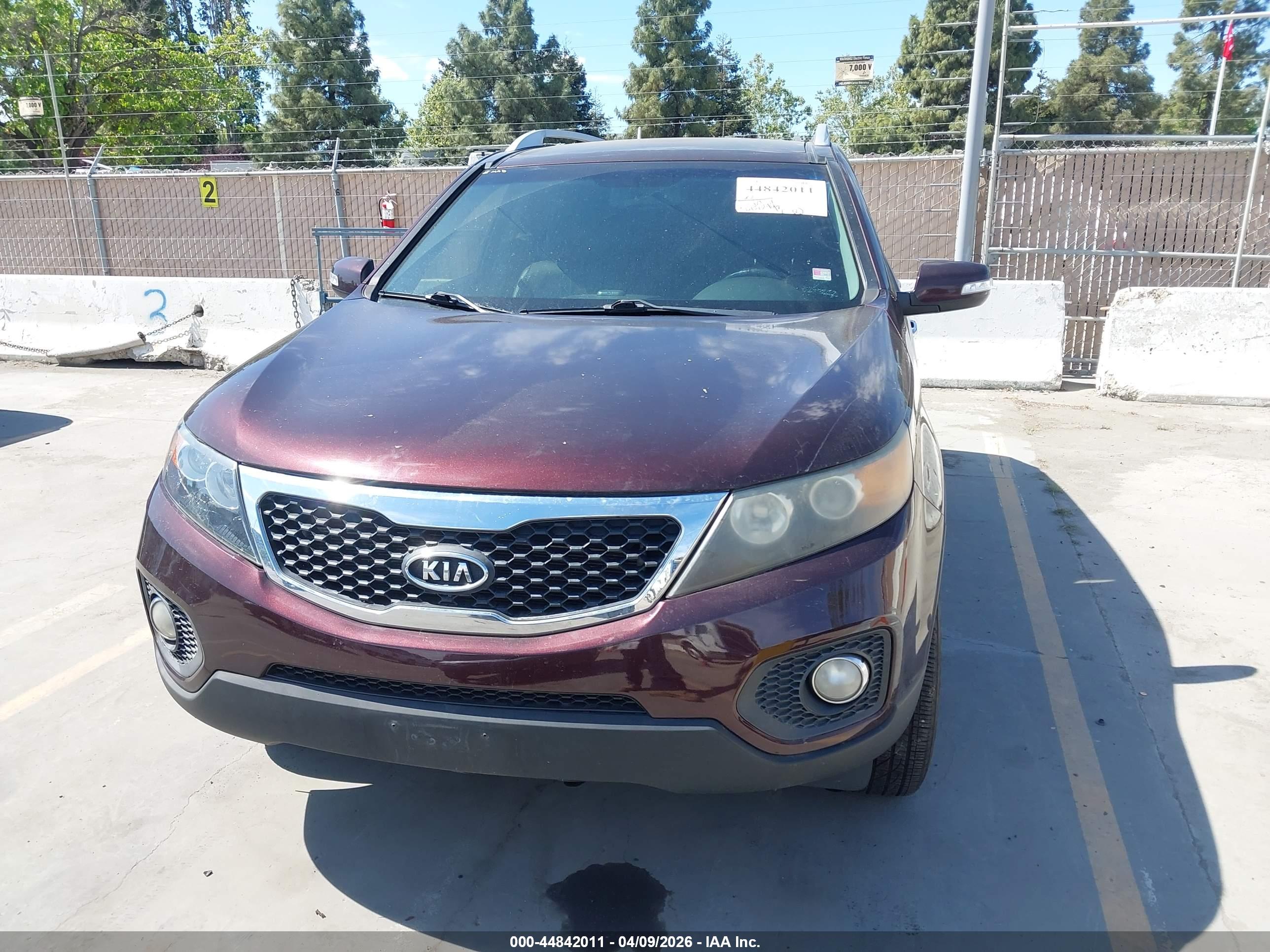 KIA SORENTO image 6