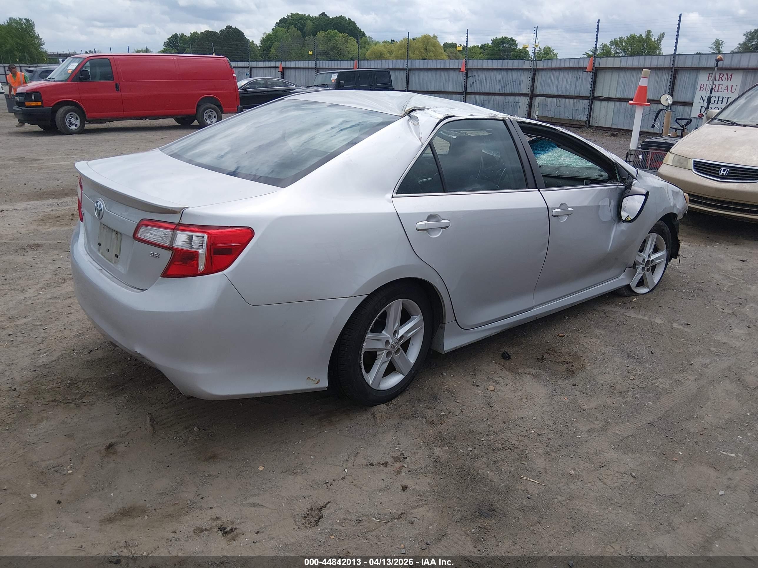 TOYOTA CAMRY image 4