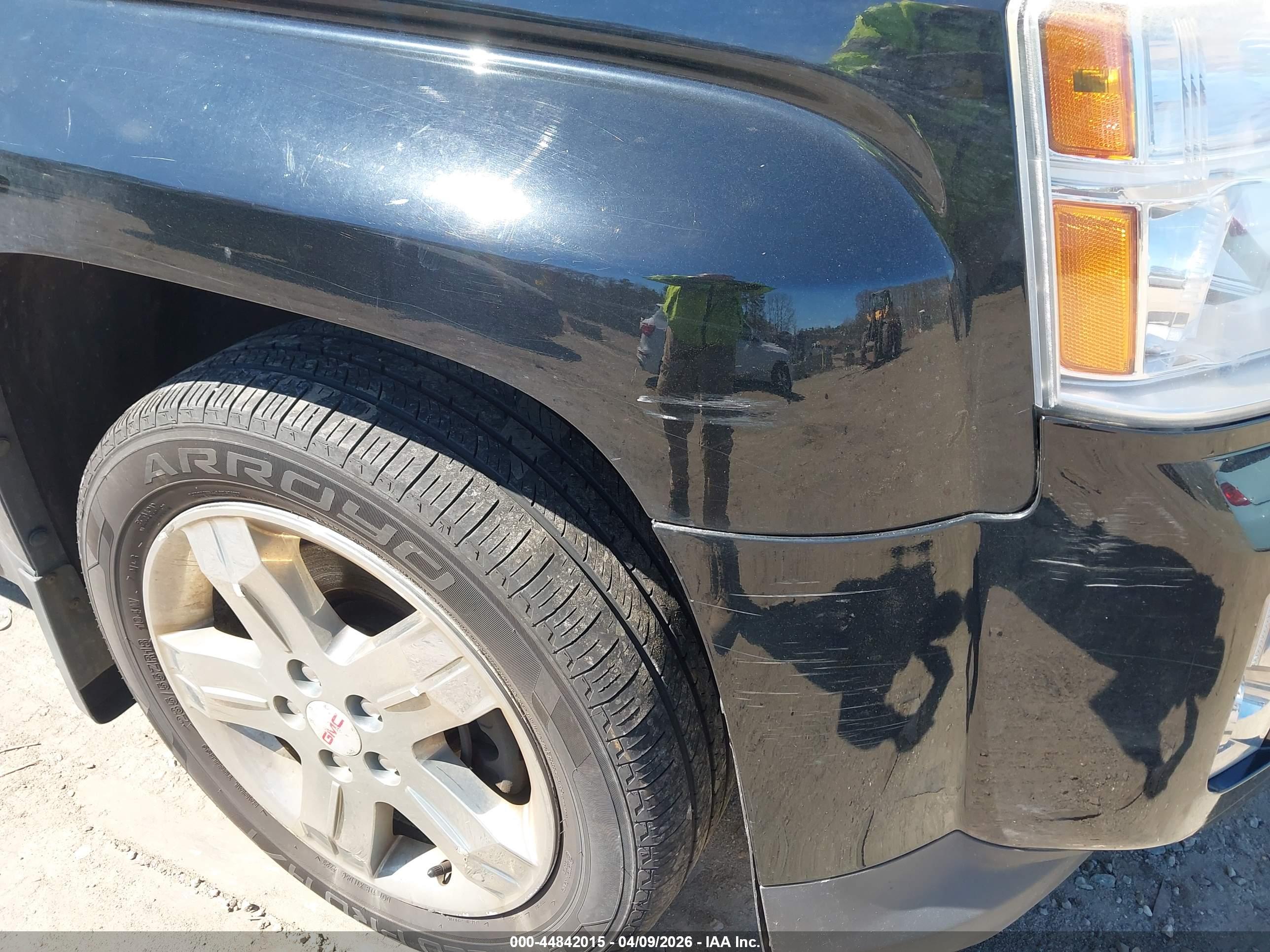 GMC TERRAIN image 6