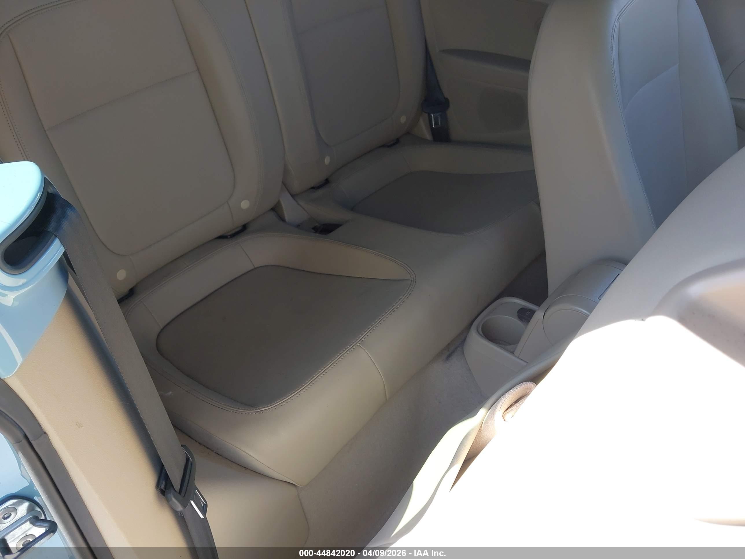 VOLKSWAGEN BEETLE image 8