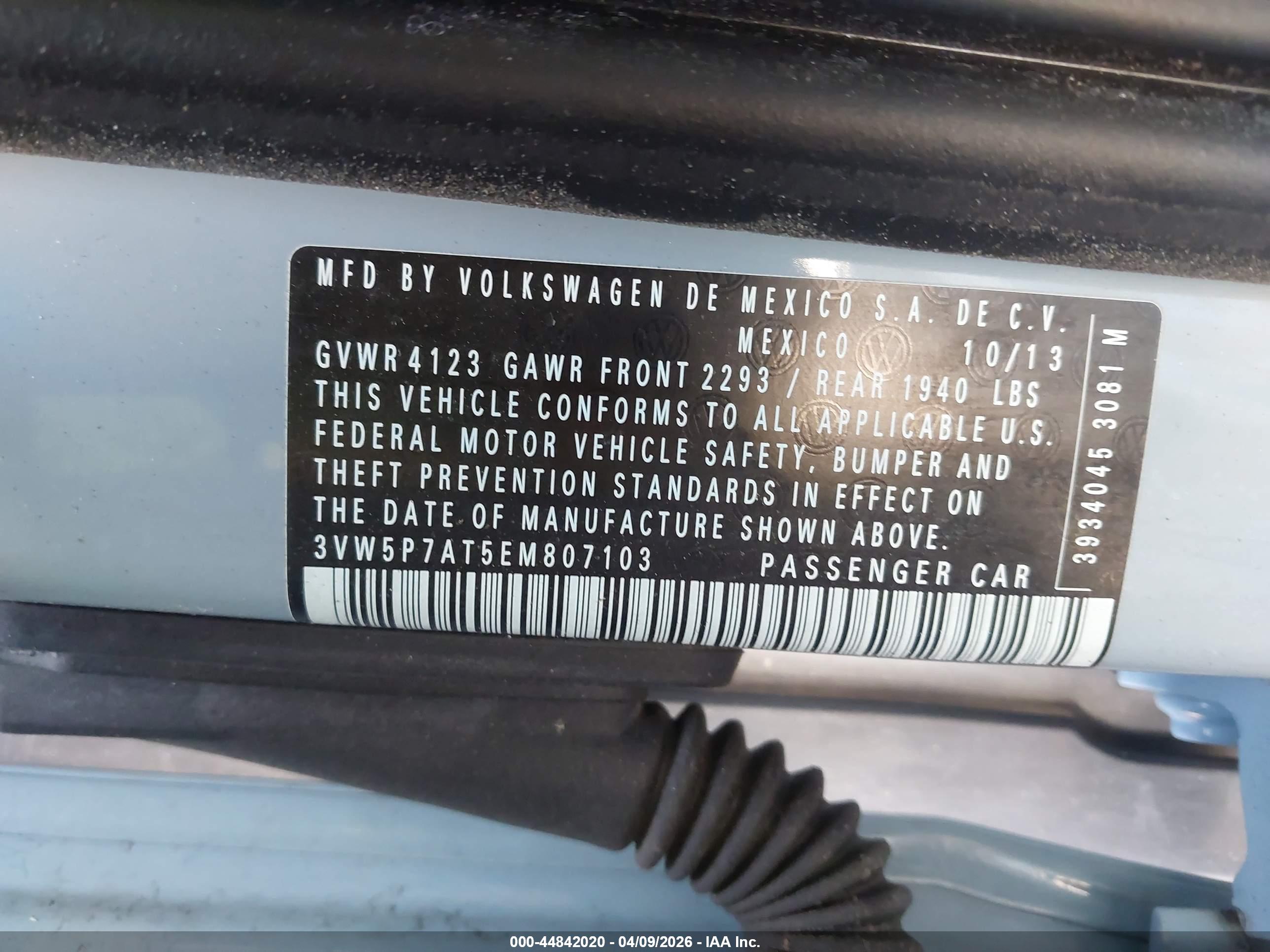 VOLKSWAGEN BEETLE image 9