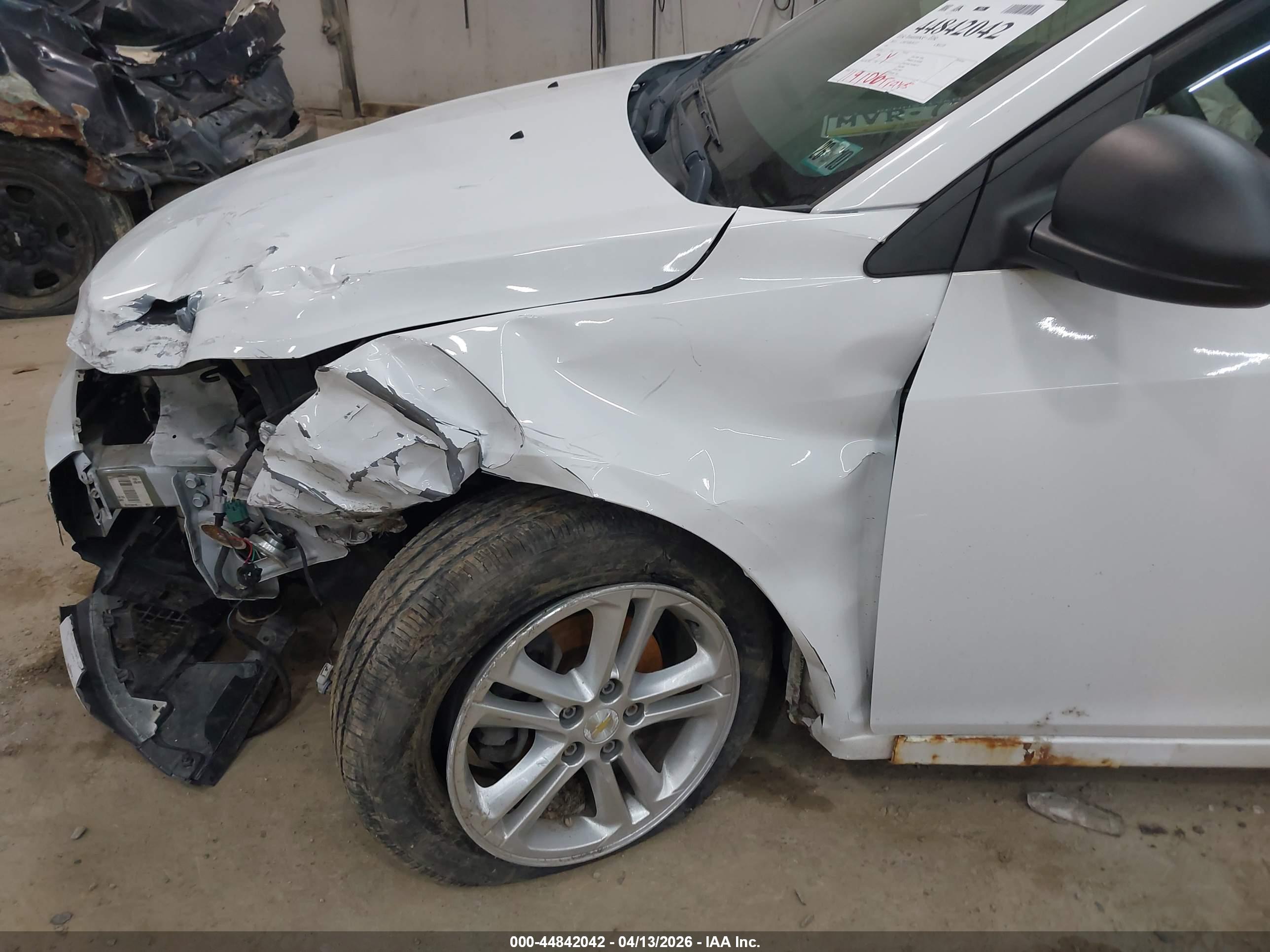 CHEVROLET CRUZE image 6