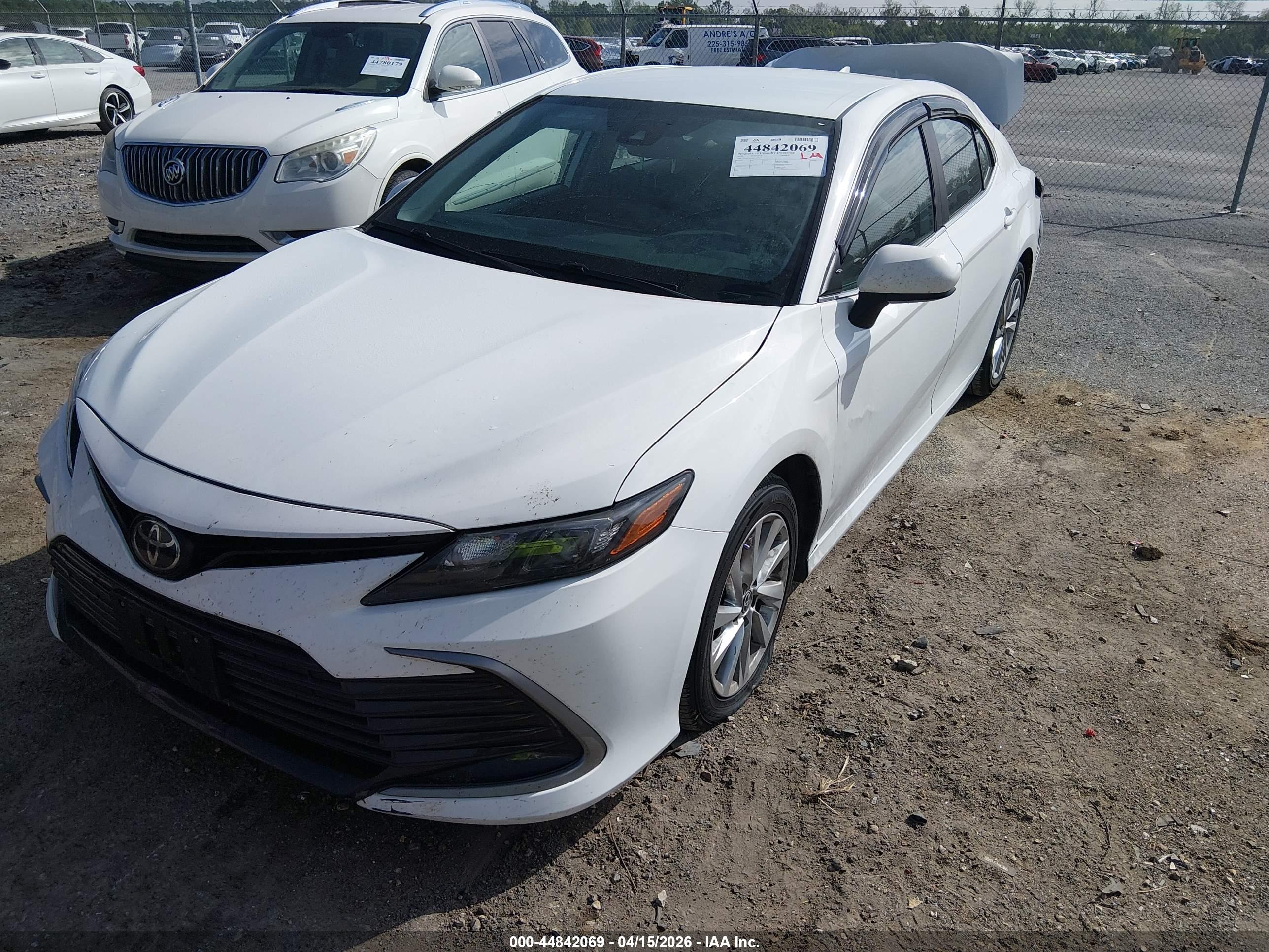 TOYOTA CAMRY image 2