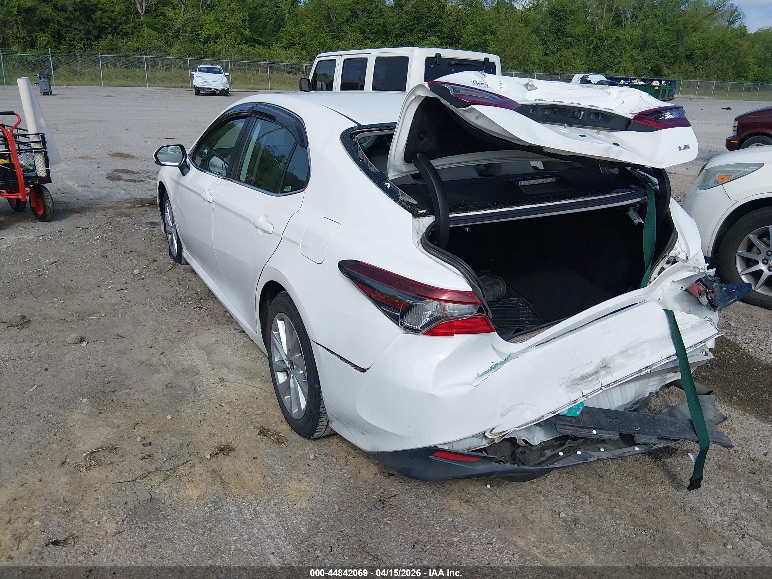 TOYOTA CAMRY image 3