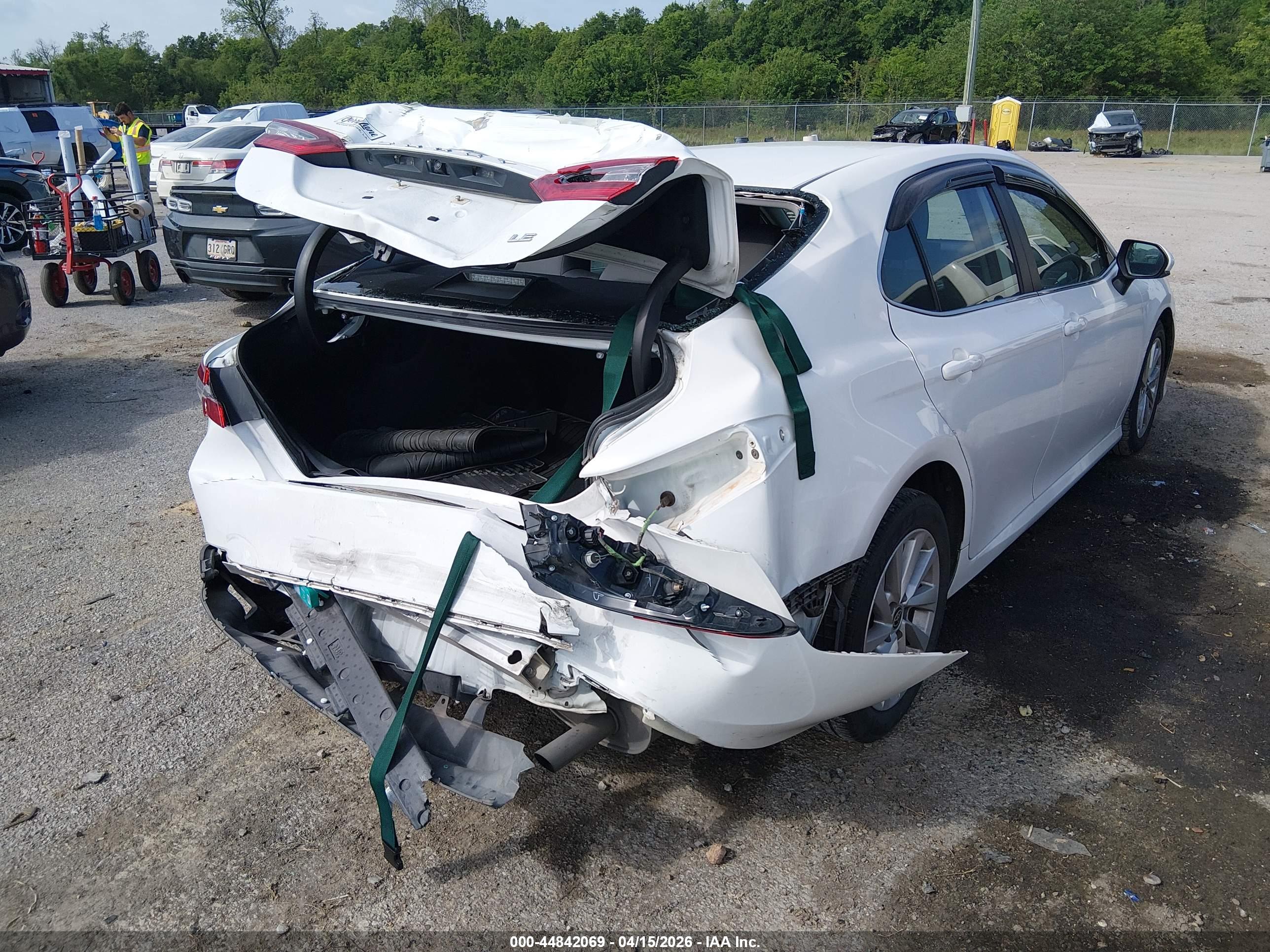 TOYOTA CAMRY image 4