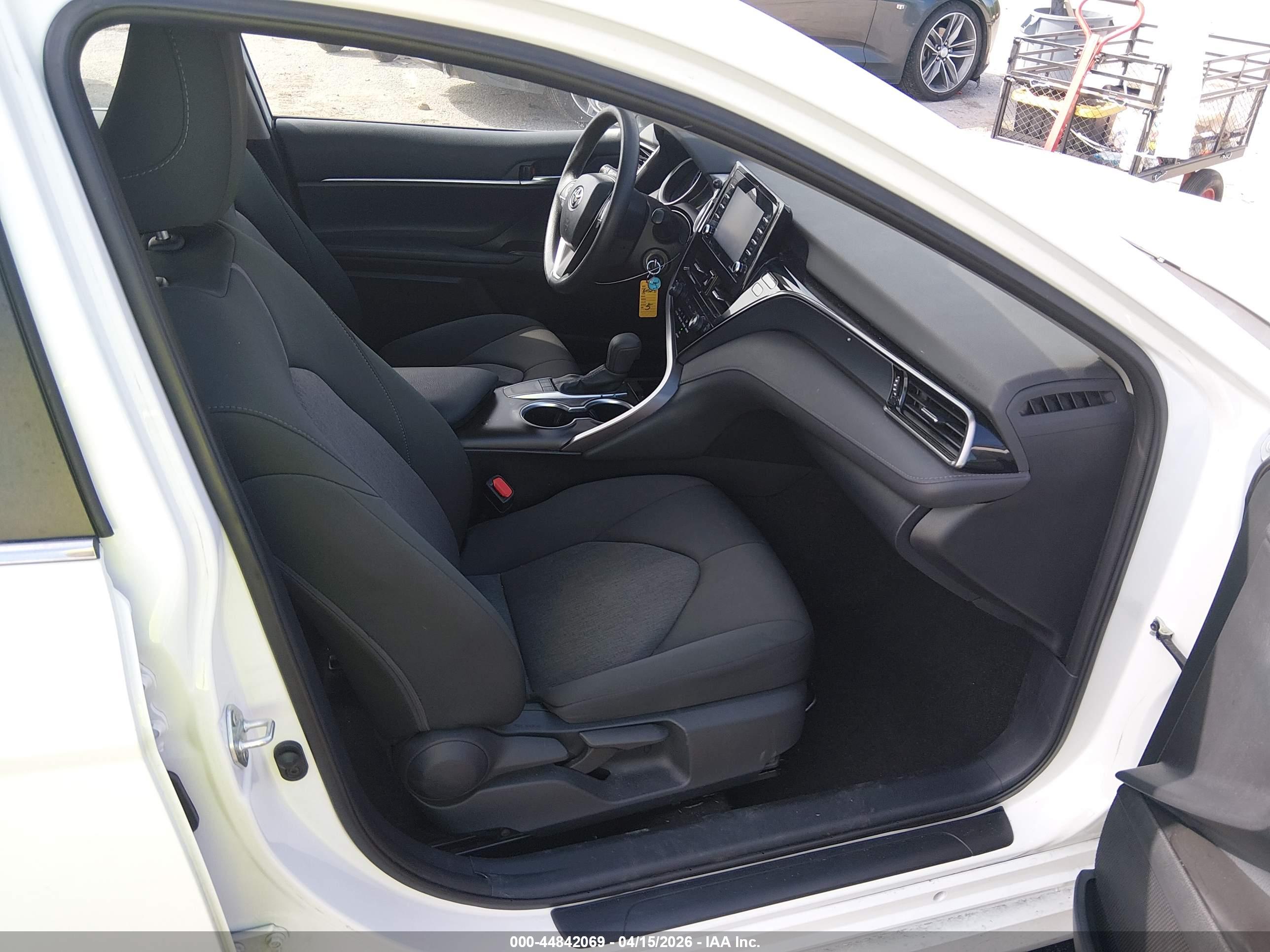 TOYOTA CAMRY image 5