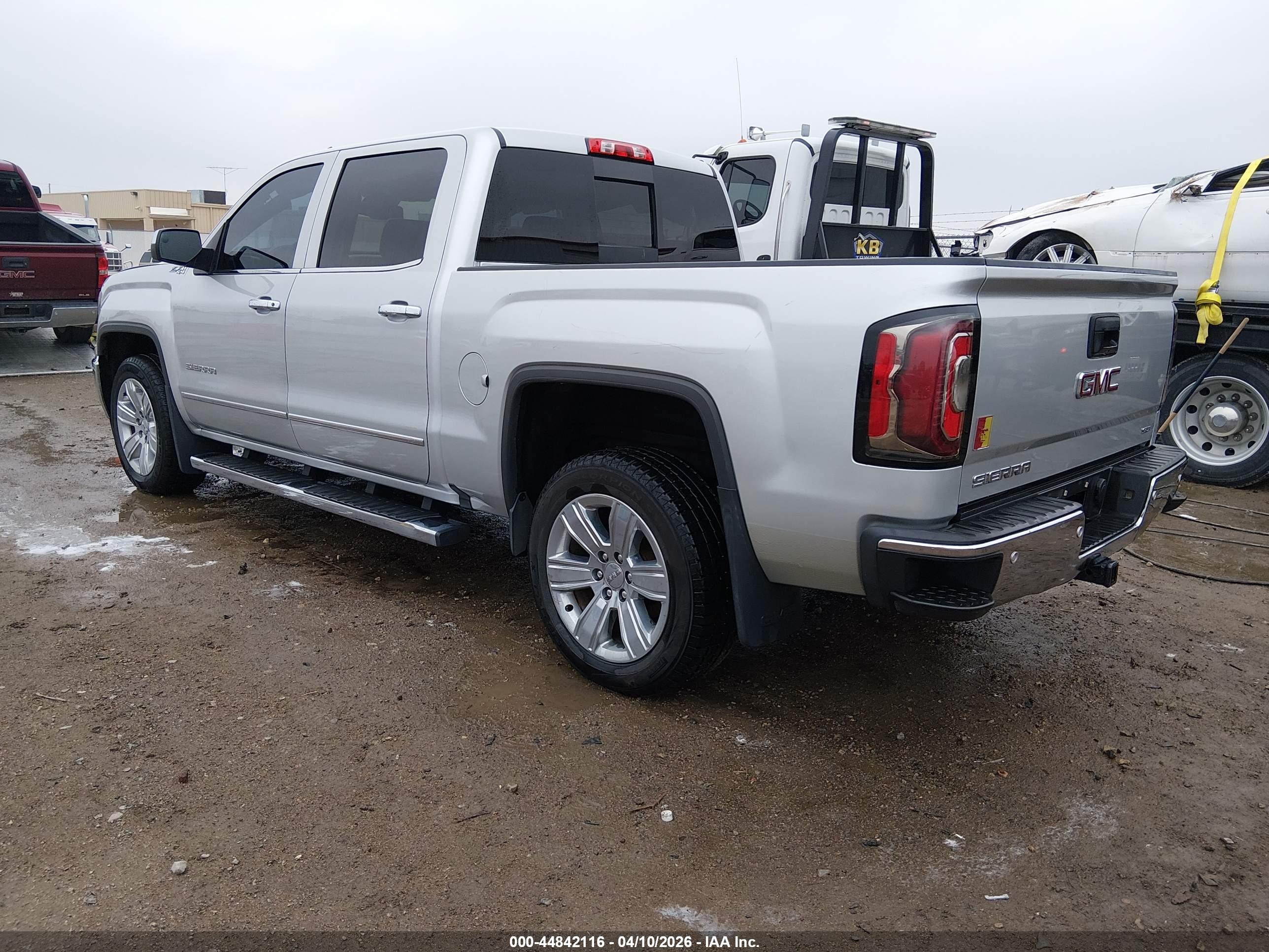 GMC SIERRA image 3