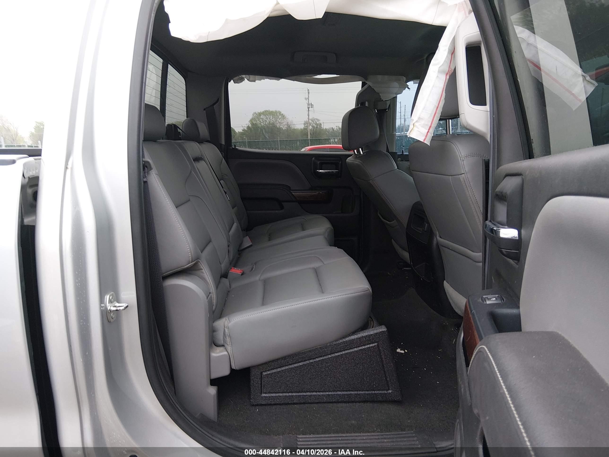 GMC SIERRA image 8