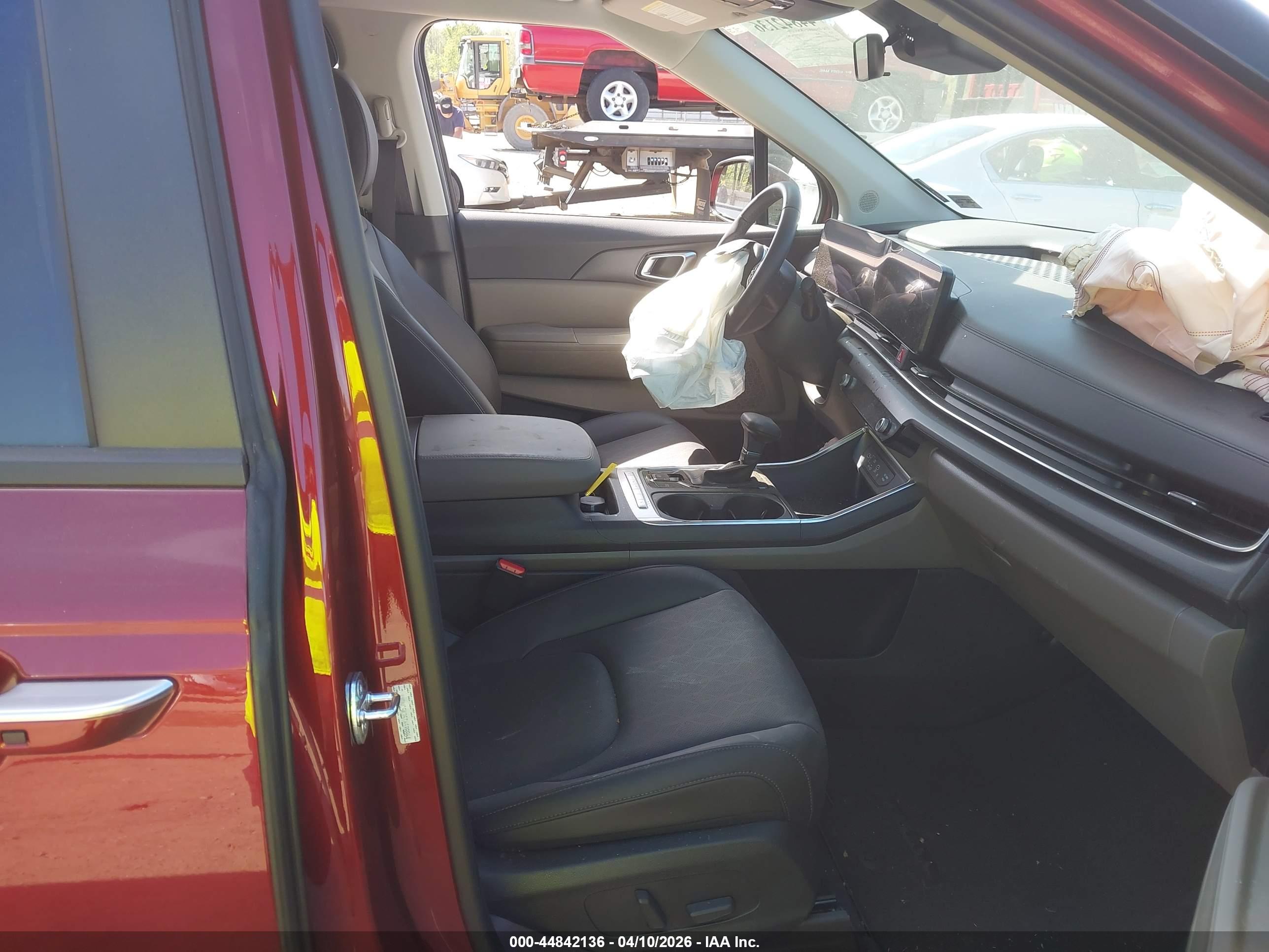 KIA CARNIVAL image 5