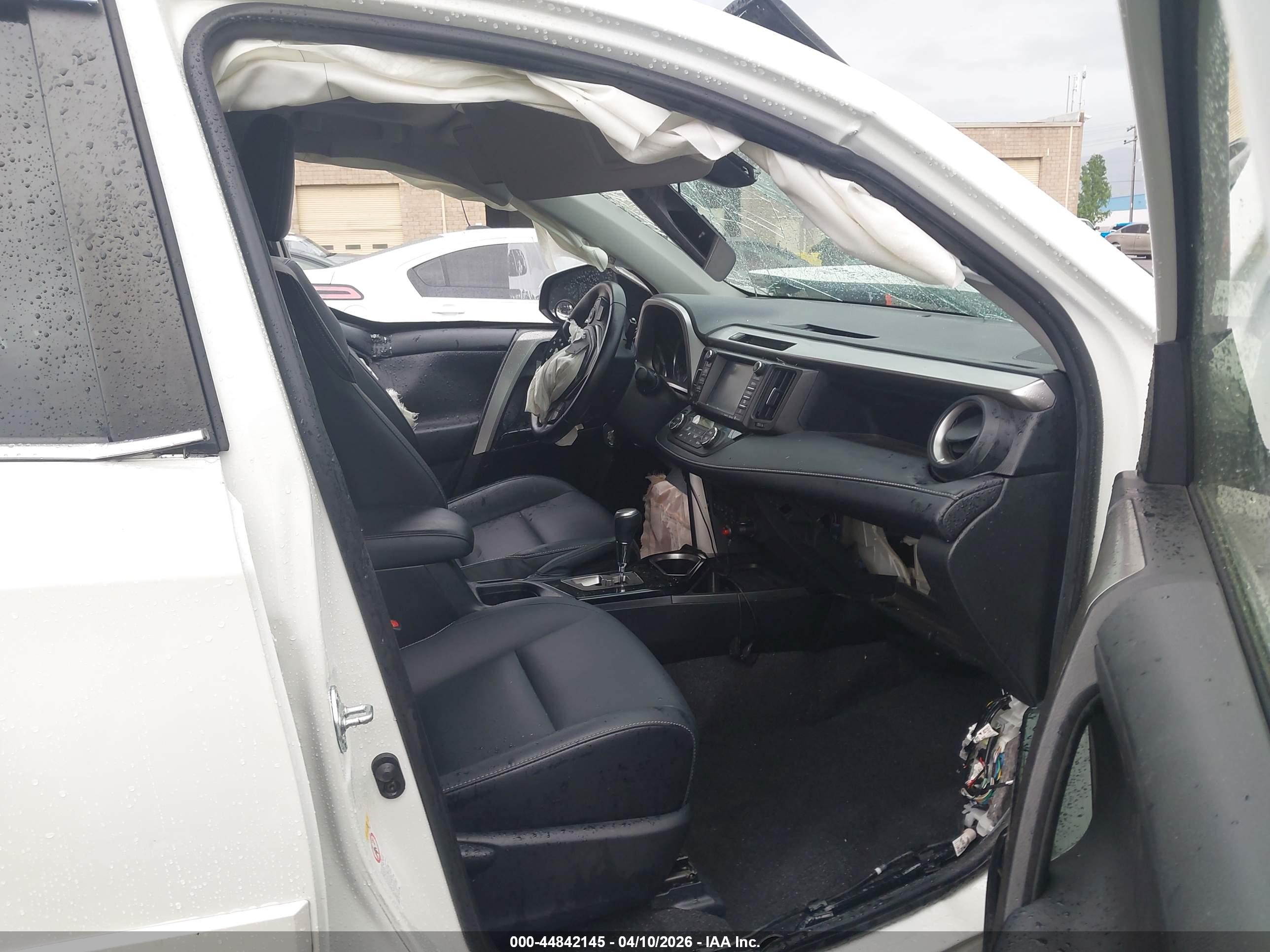 TOYOTA RAV4 image 5