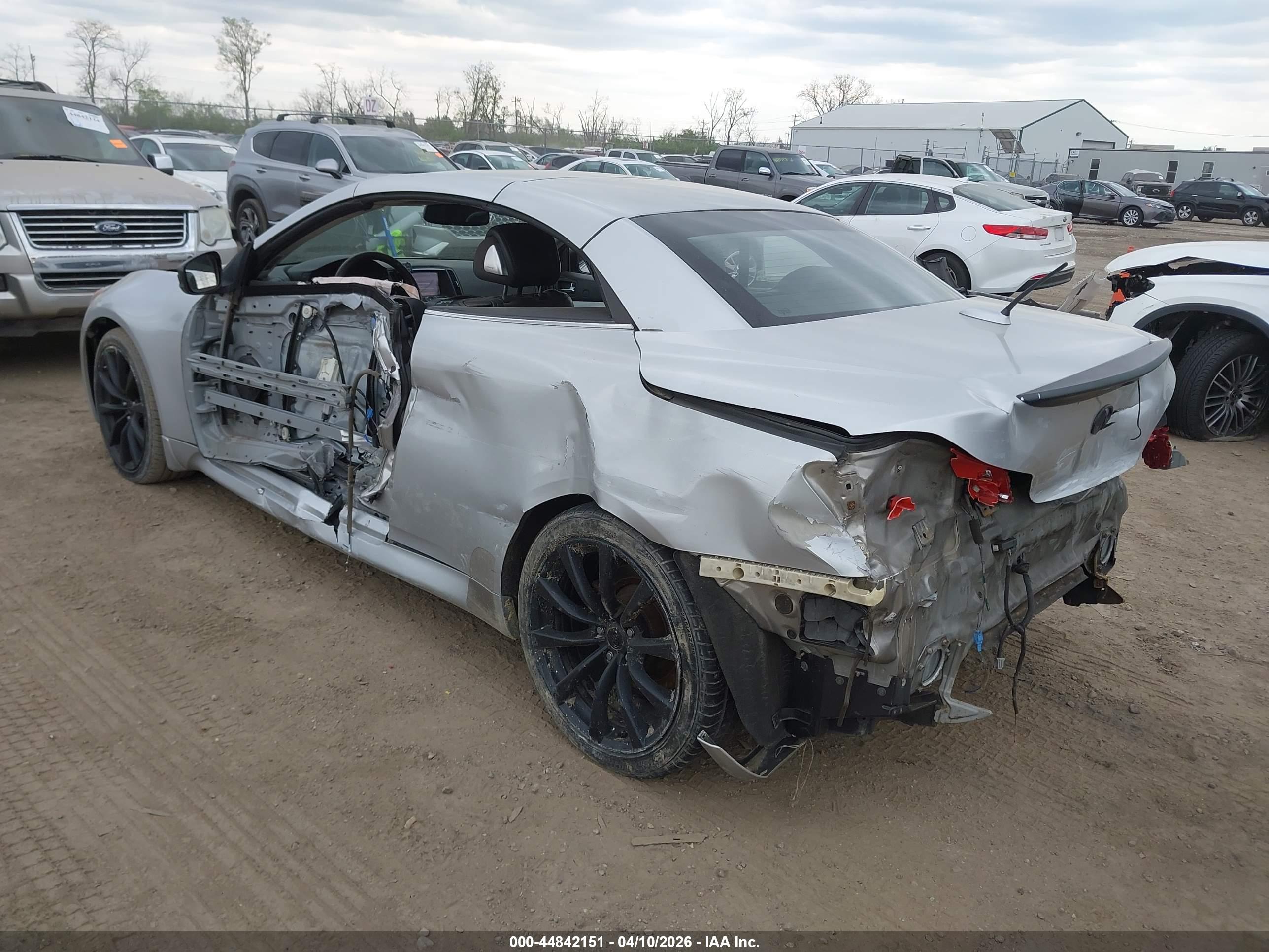 INFINITI G37 image 3