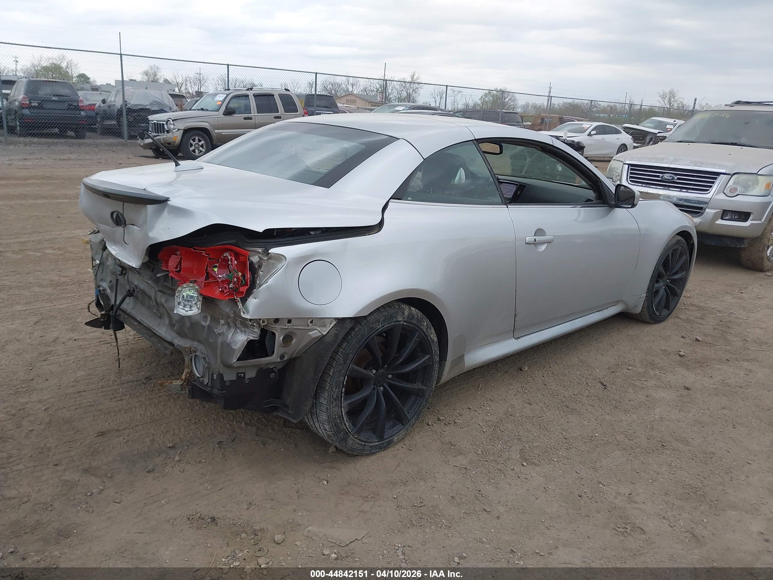 INFINITI G37 image 4
