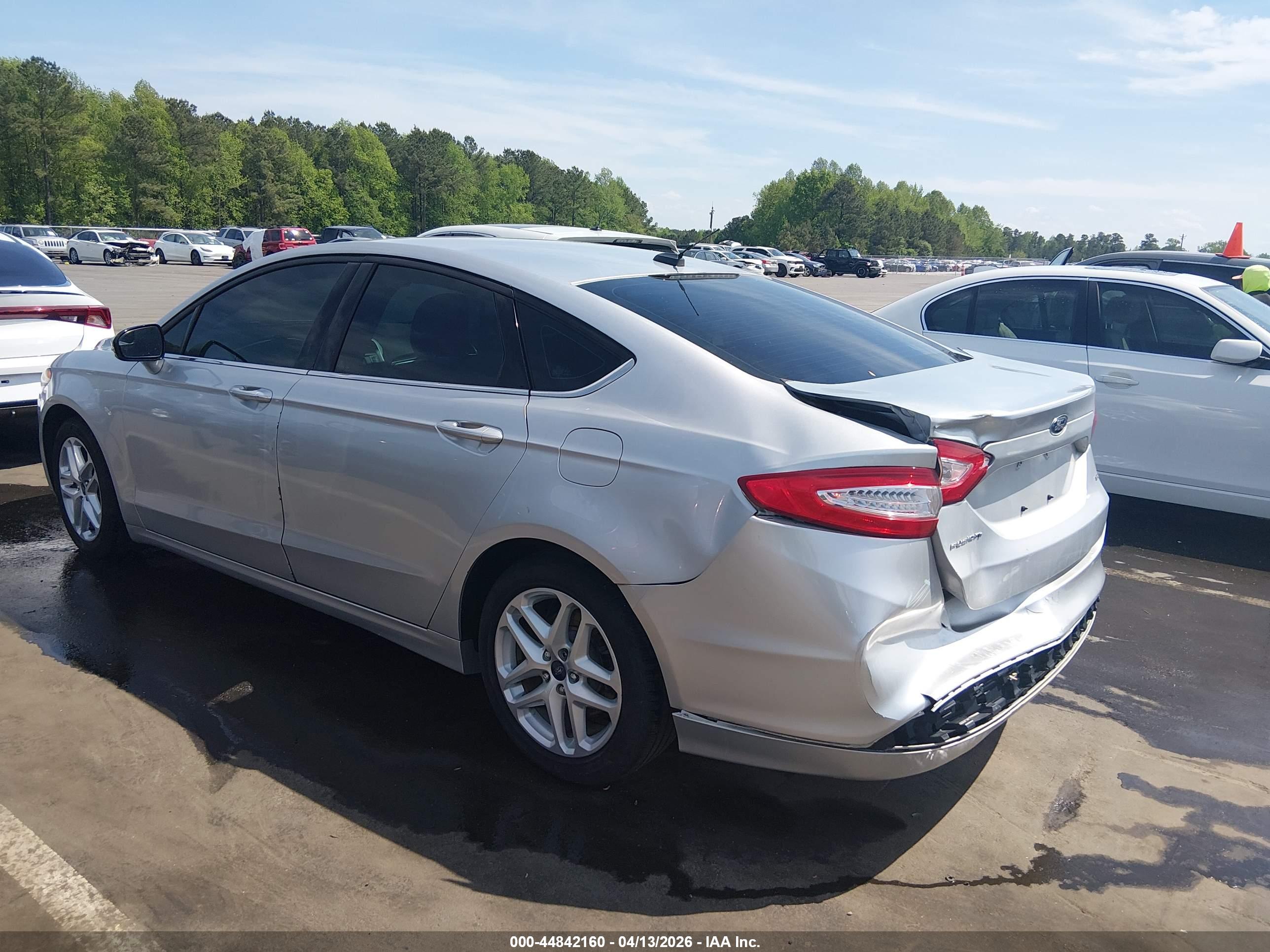 FORD FUSION image 3