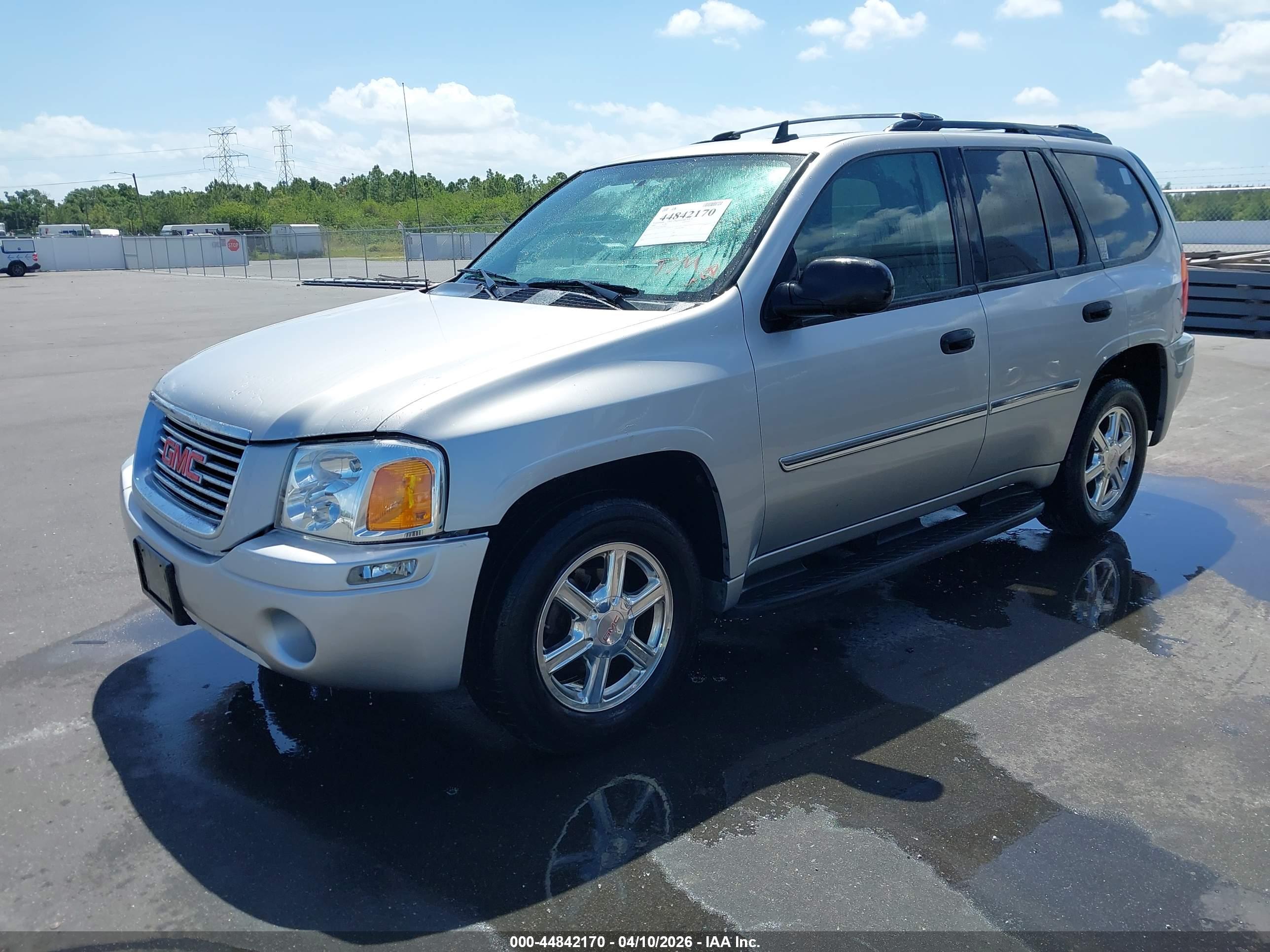 GMC ENVOY image 2