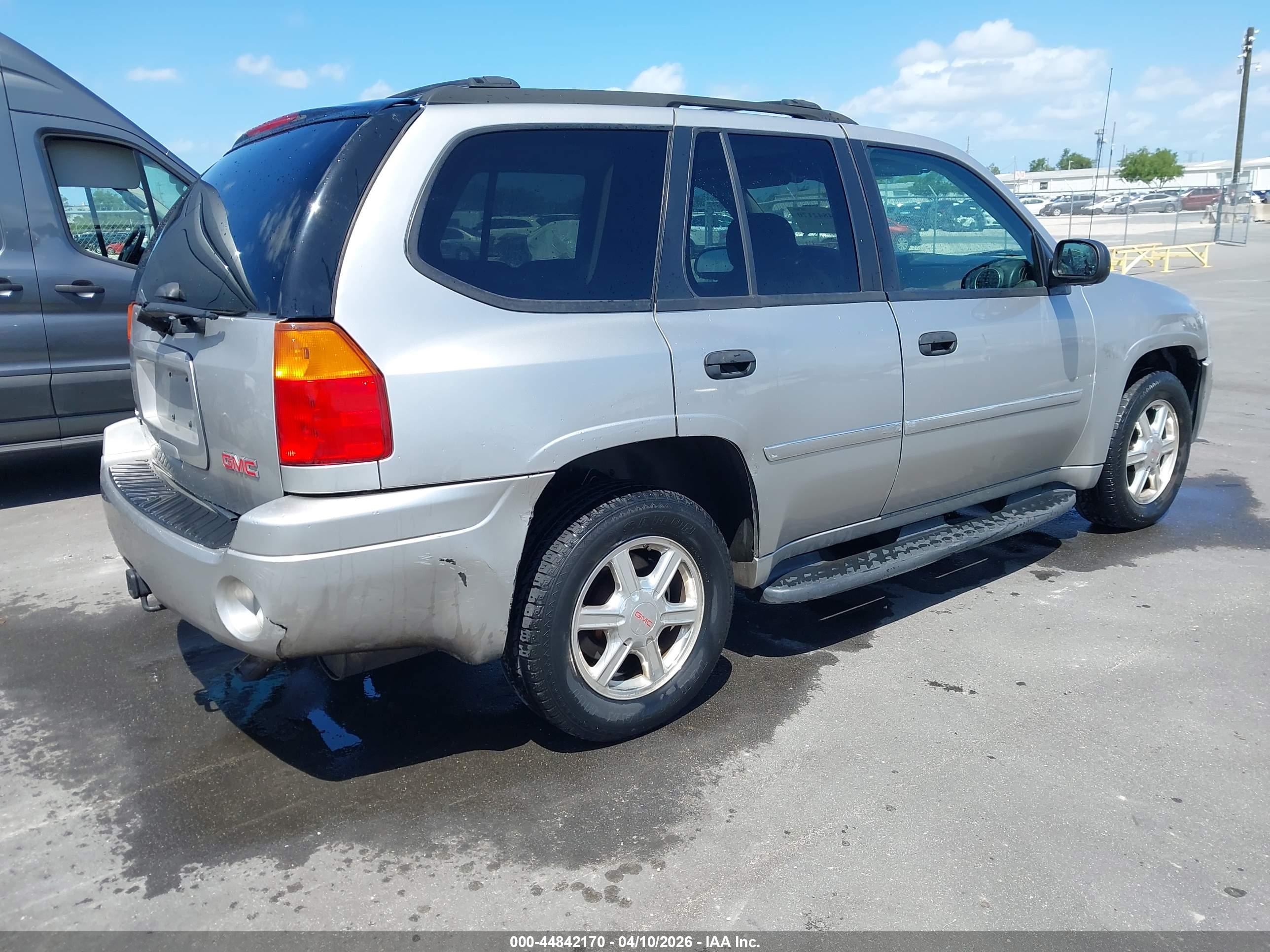 GMC ENVOY image 4