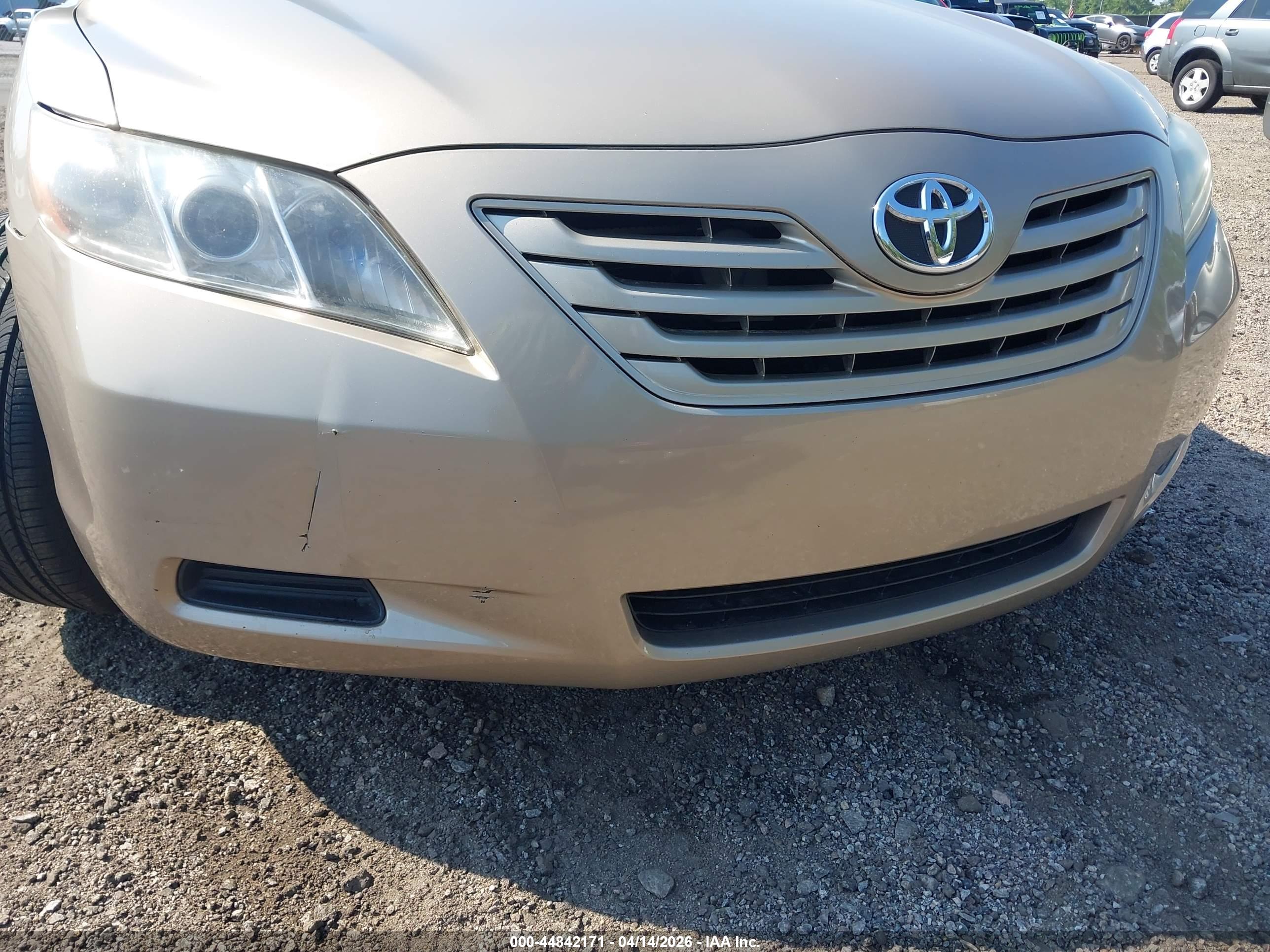 TOYOTA CAMRY image 6