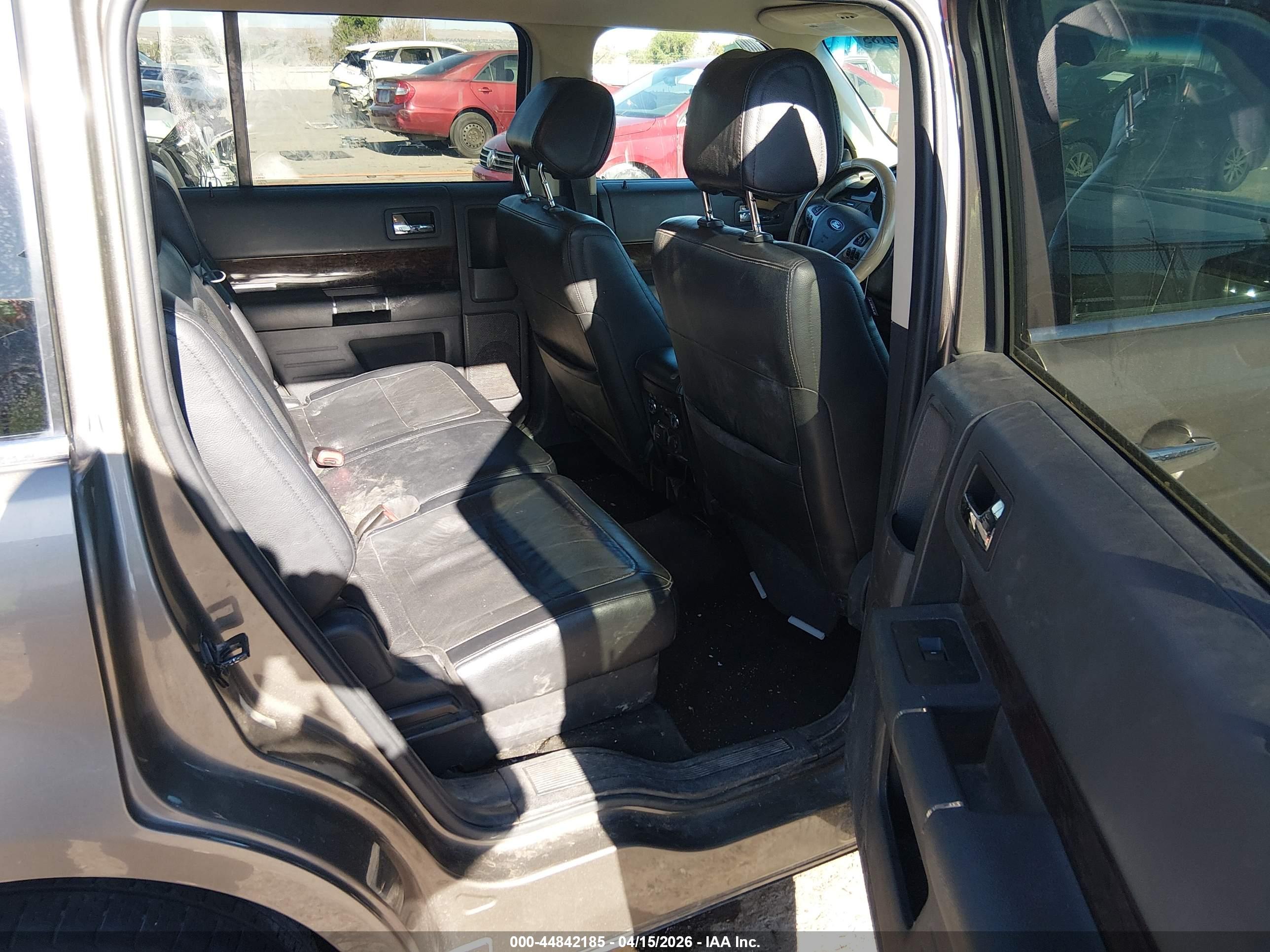 FORD FLEX image 8