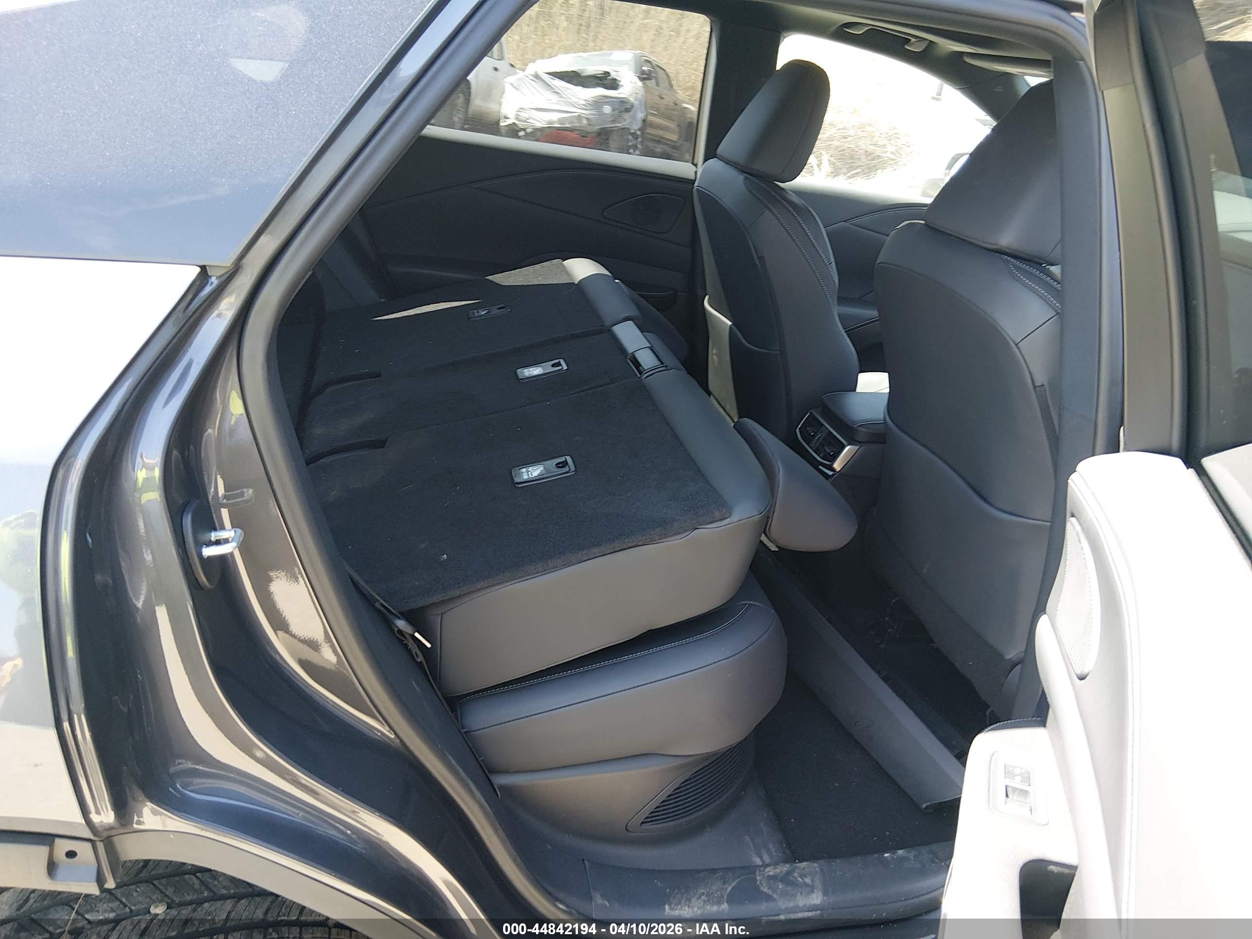 LEXUS RX image 8