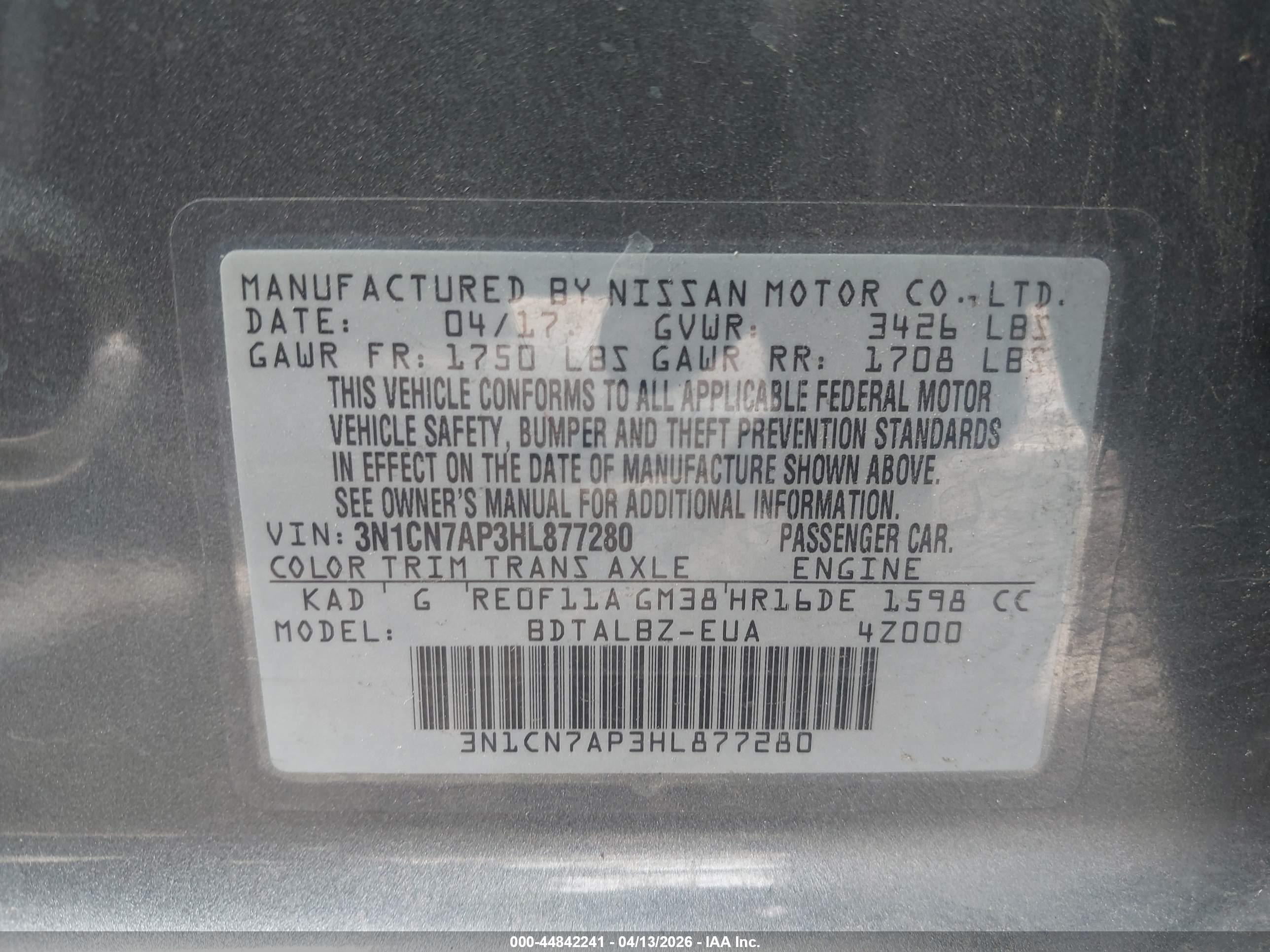 NISSAN VERSA image 9