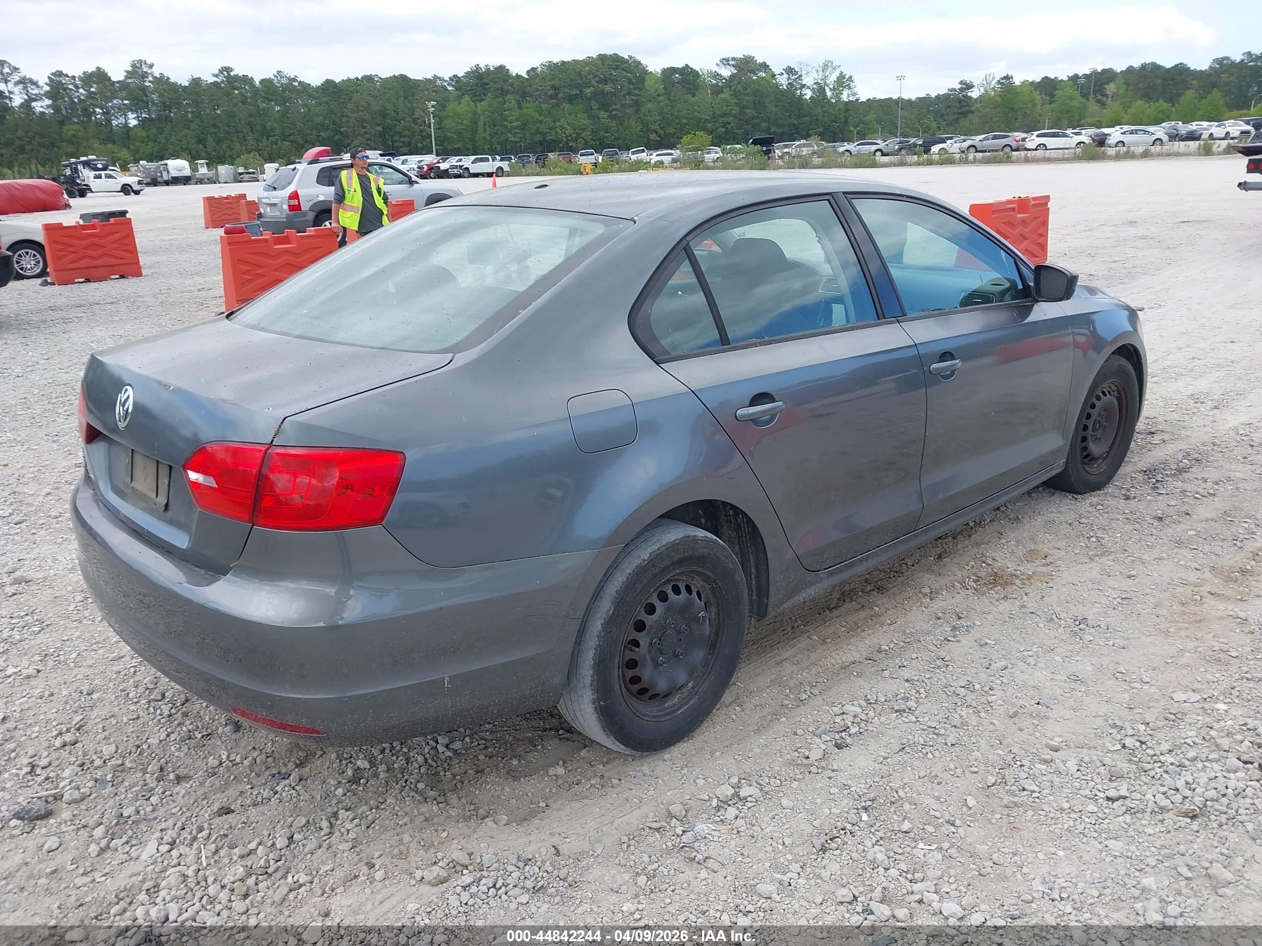 VOLKSWAGEN JETTA image 4