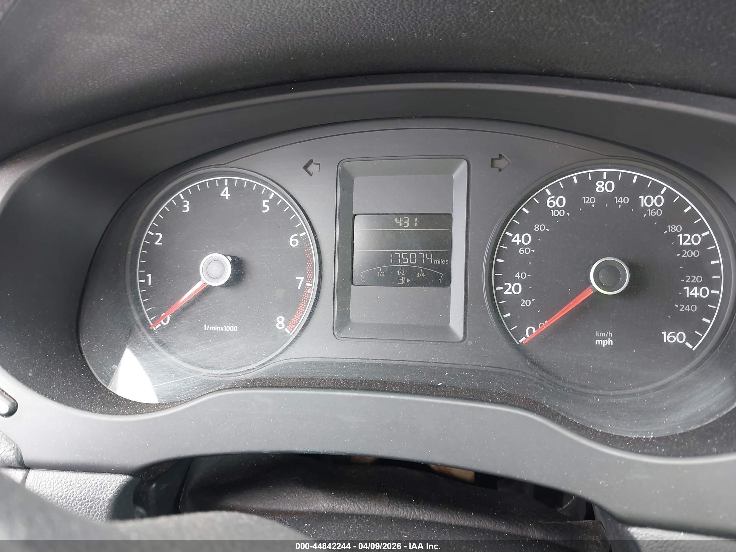 VOLKSWAGEN JETTA image 7