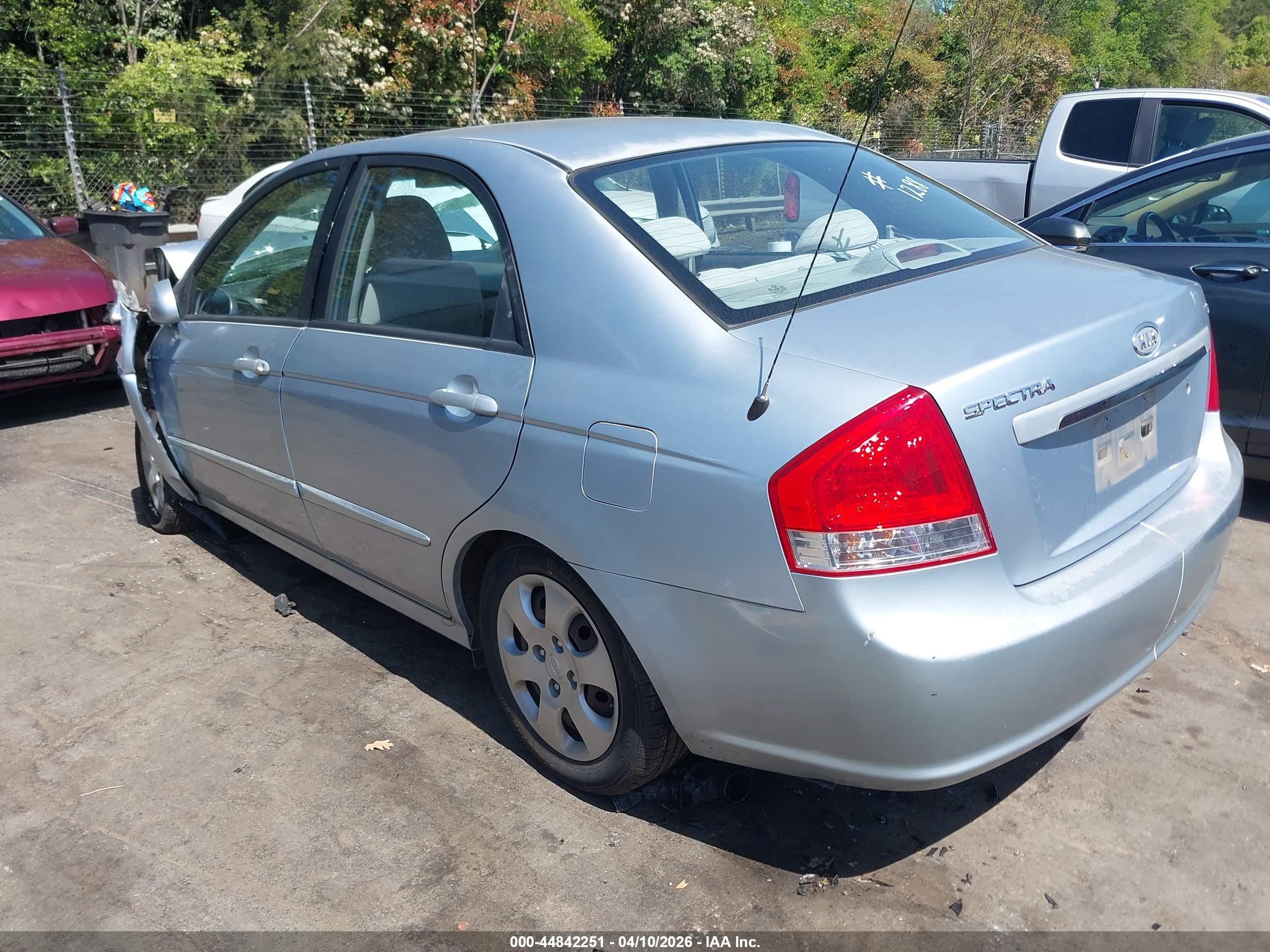 KIA SPECTRA image 3