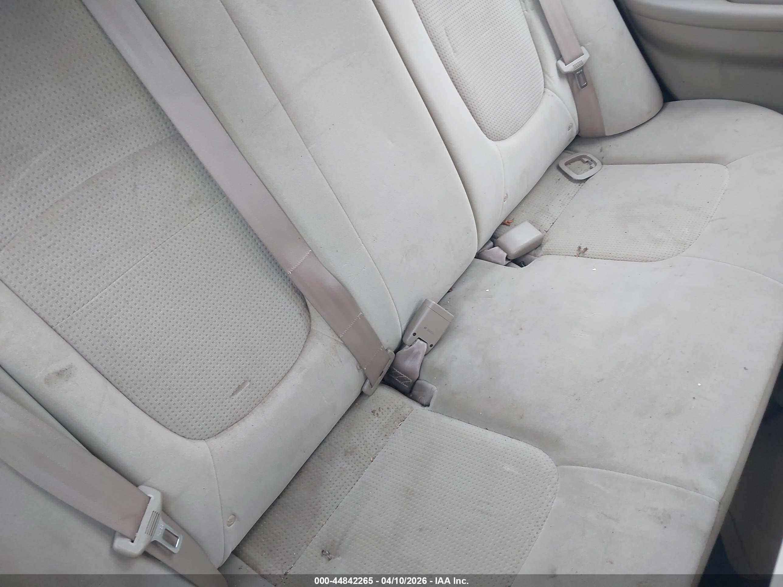 KIA SPECTRA image 8