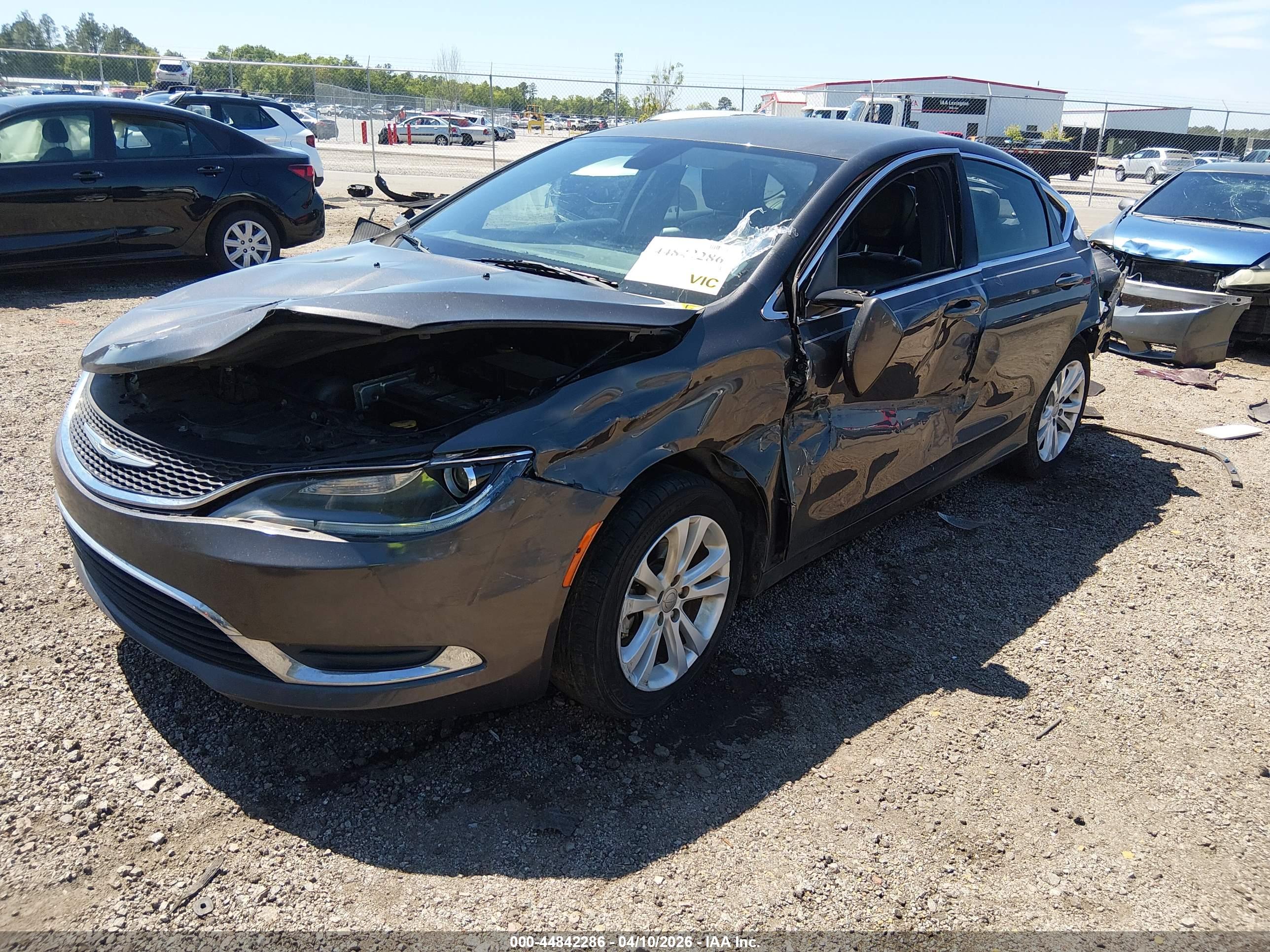 CHRYSLER 200 image 2
