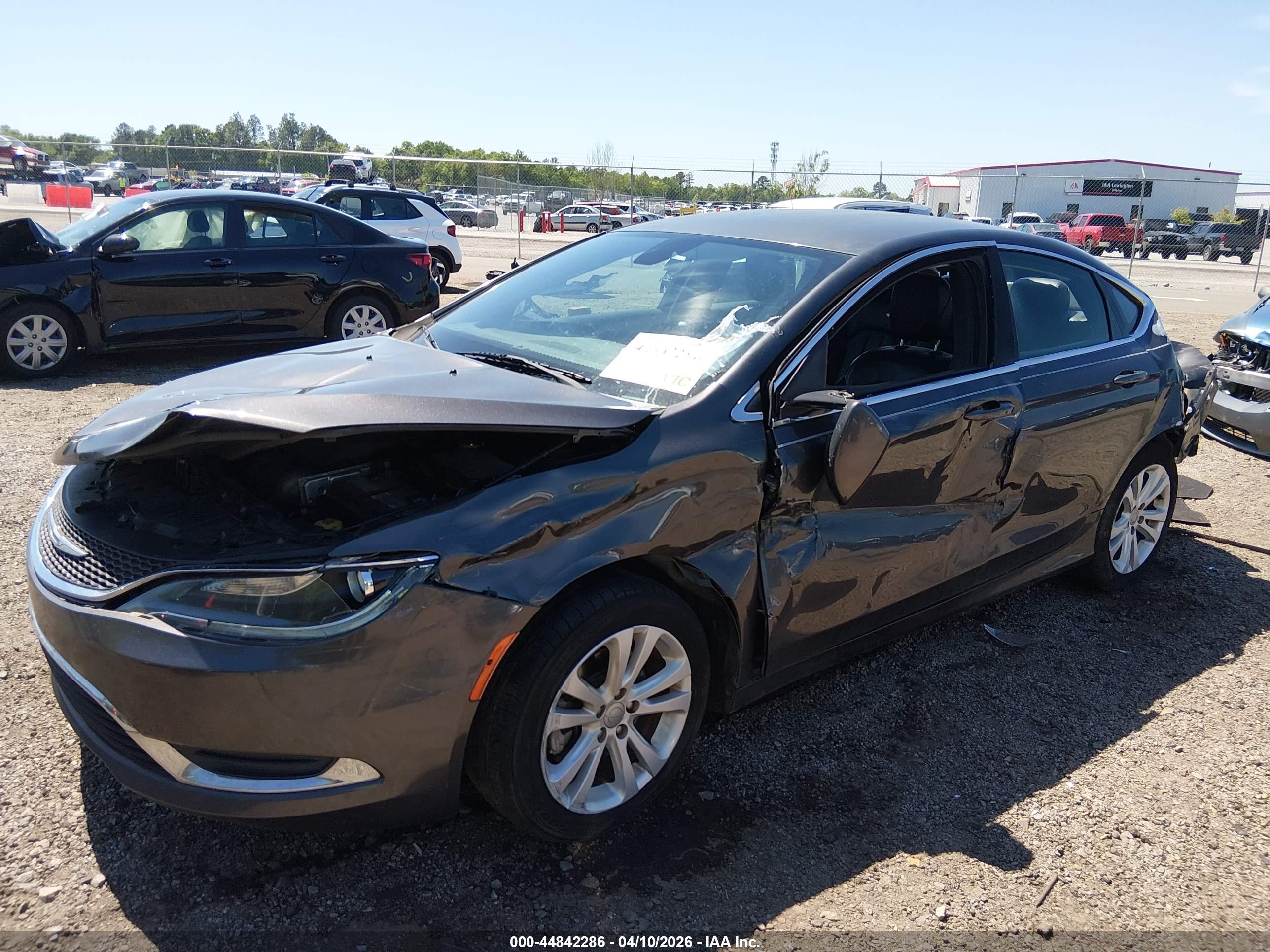 CHRYSLER 200 image 6