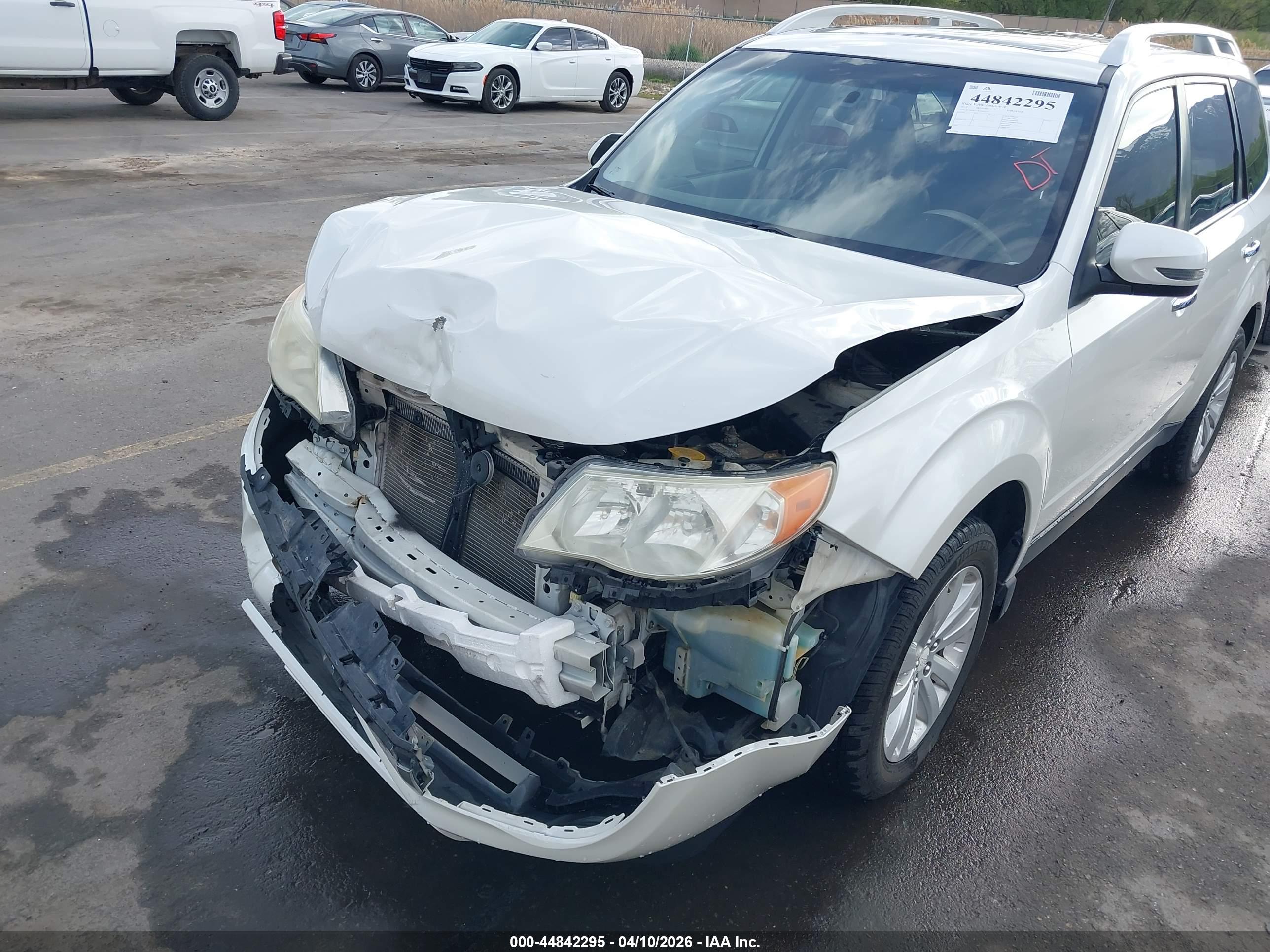 SUBARU FORESTER image 6